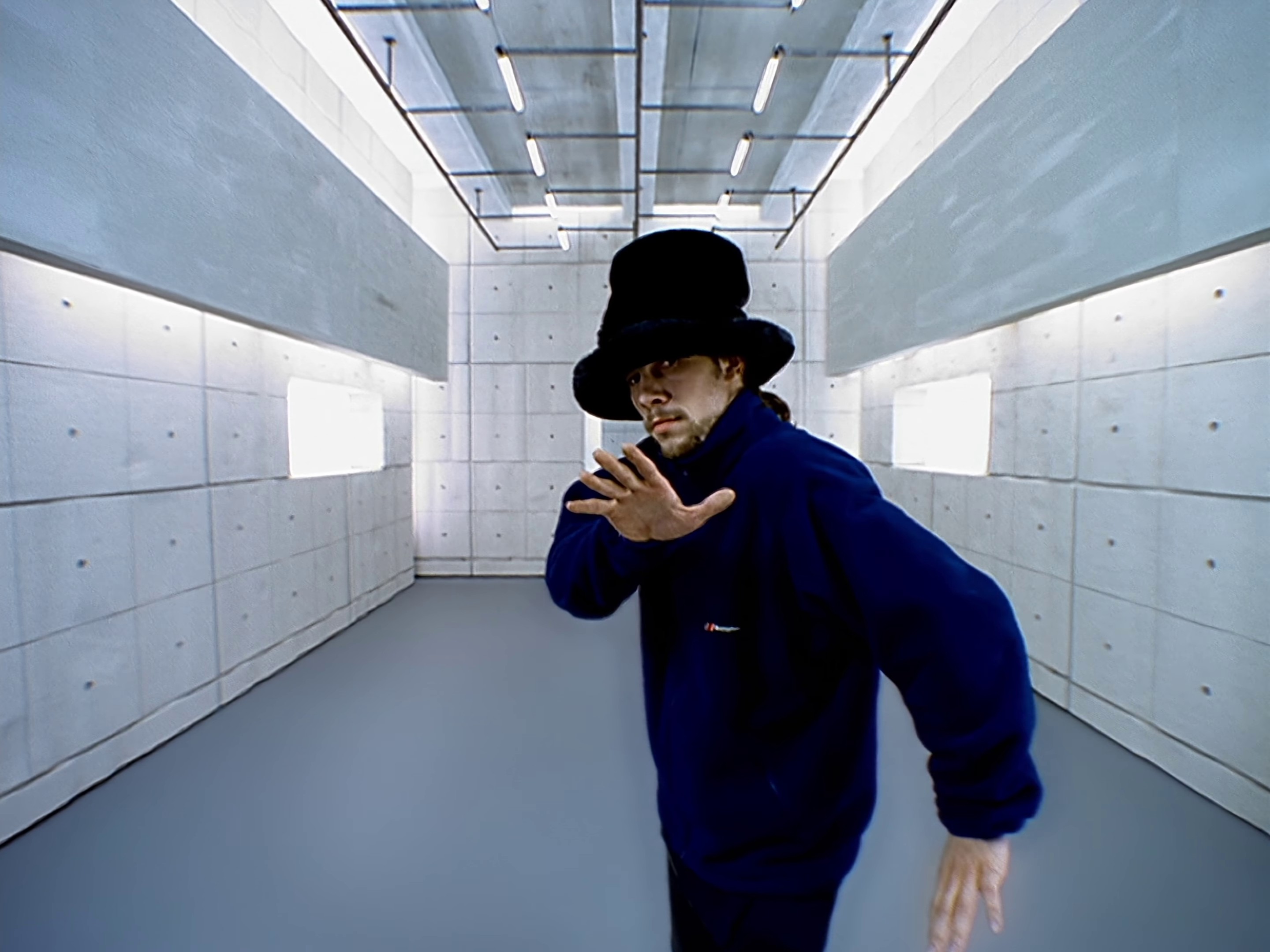 Virtual Insanity (1996) —  shot,  lighting