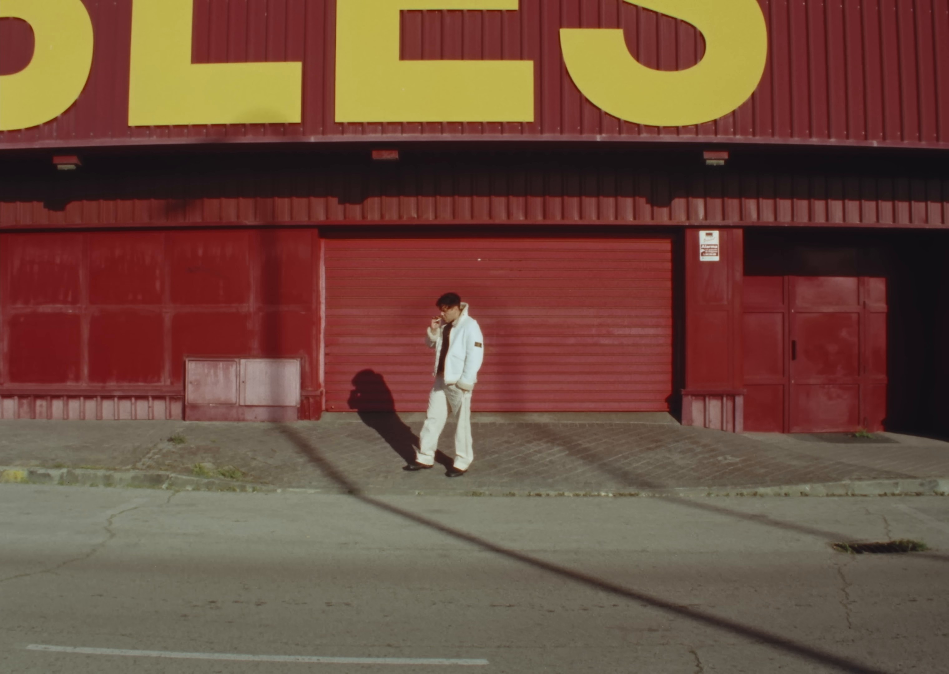 Yo pensaba que me había tocado Dios (2024) —  shot,  lighting