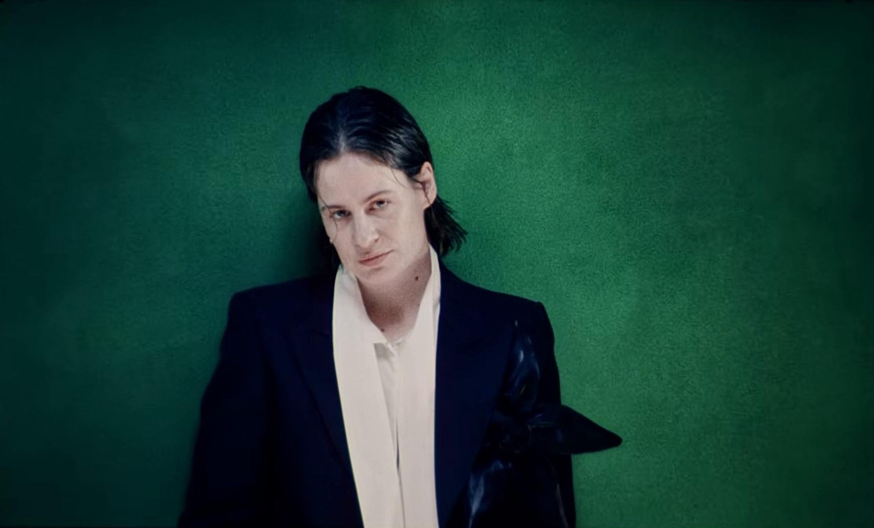 Ah Ya (2026) —  shot,  lighting