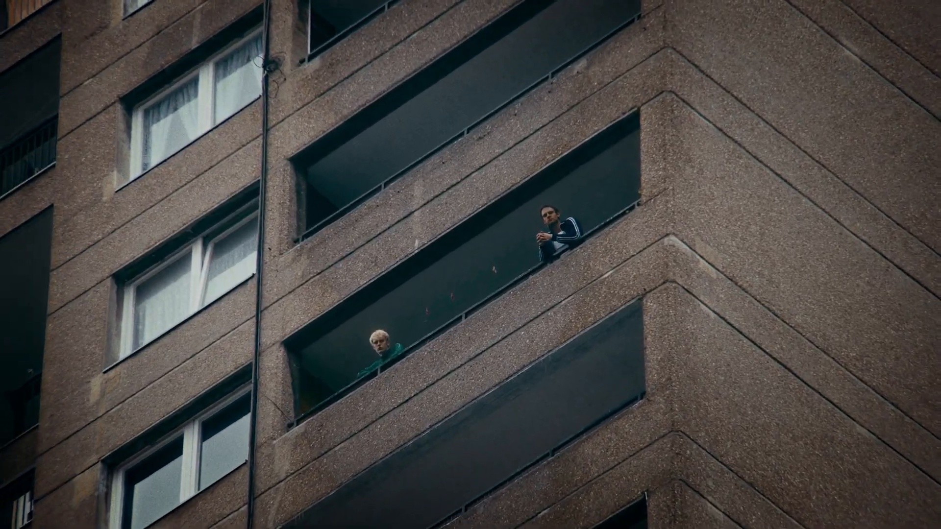 Giving Up Air (2025) —  shot,  lighting