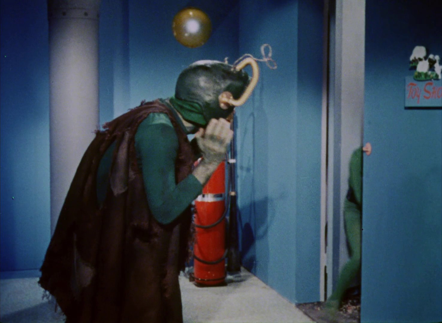Santa Claus Conquers the Martians (1964) —  shot,  lighting
