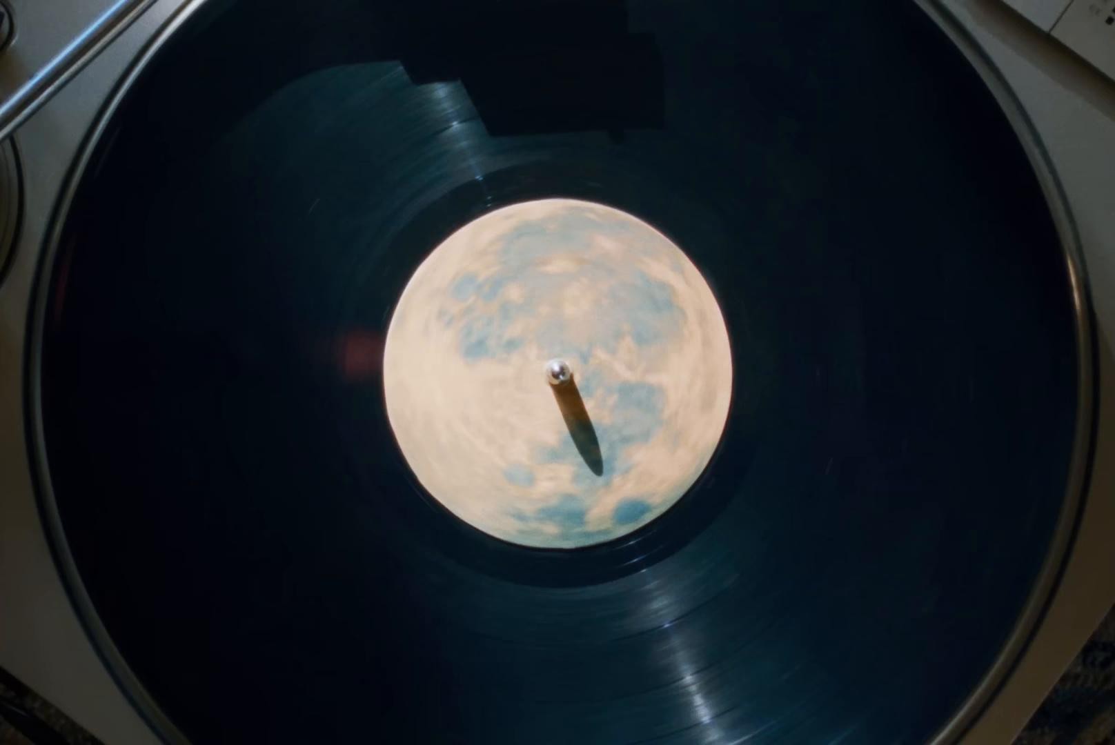 文通 (Buntsu) (2025) —  shot,  lighting