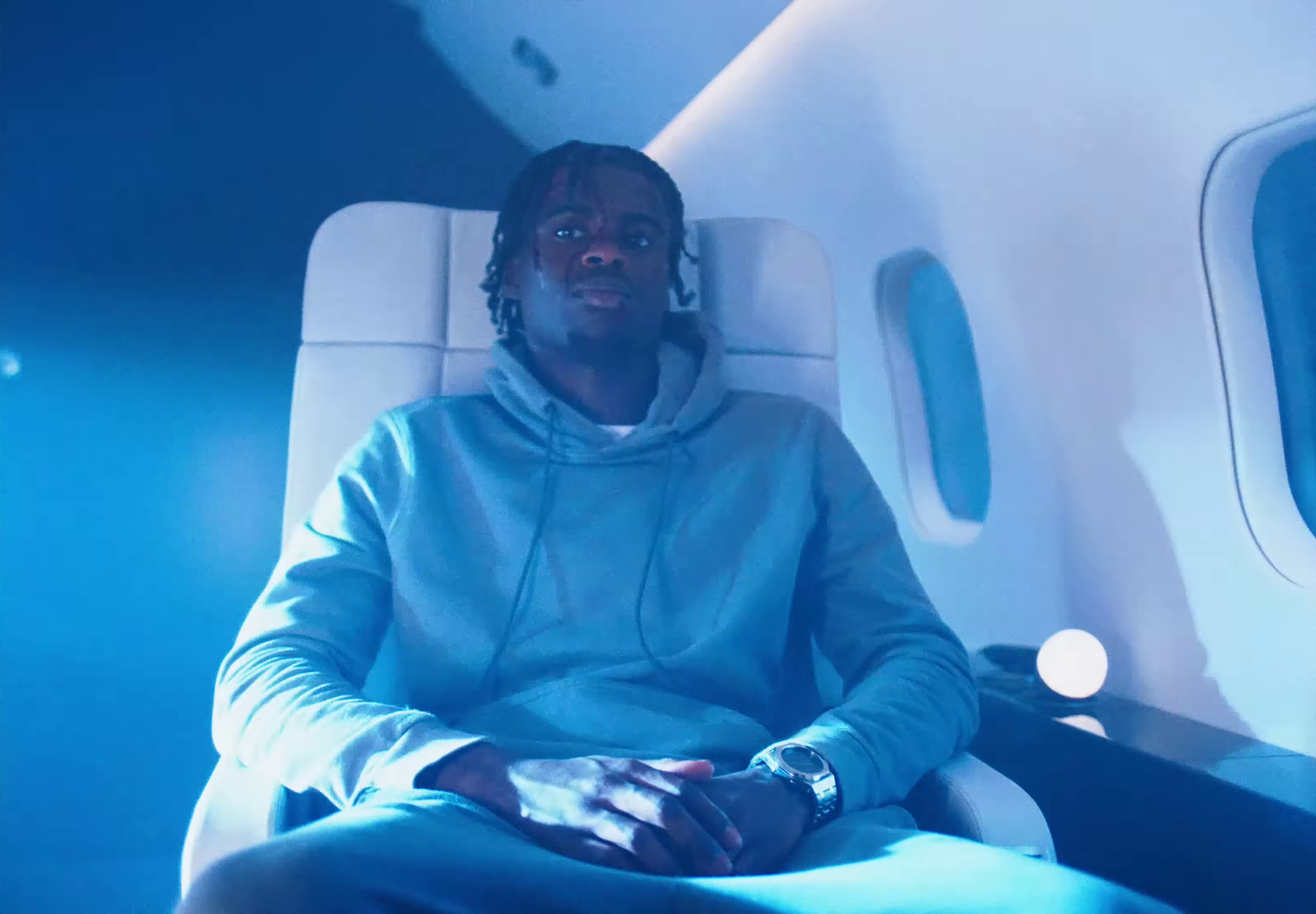 Ça va  (2023) —  shot,  lighting