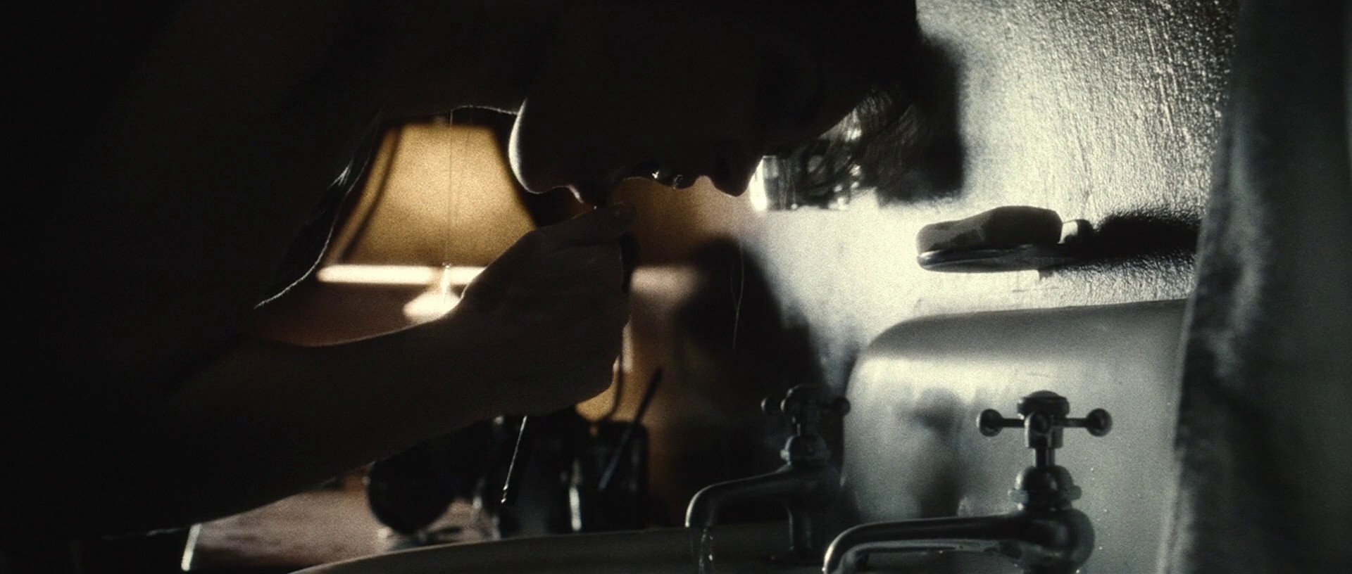 Lost Souls (2001) —  shot,  lighting