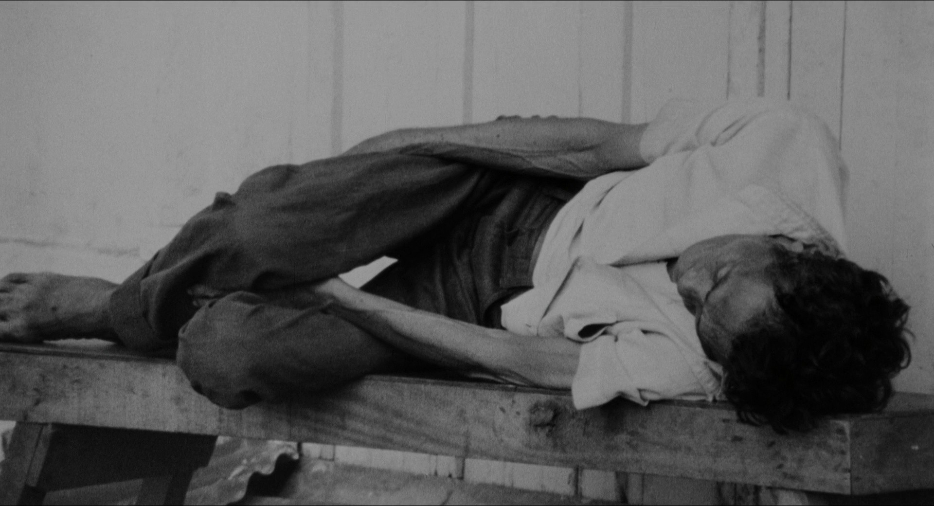 Manila in the Claws of Light (1982) —  shot,  lighting