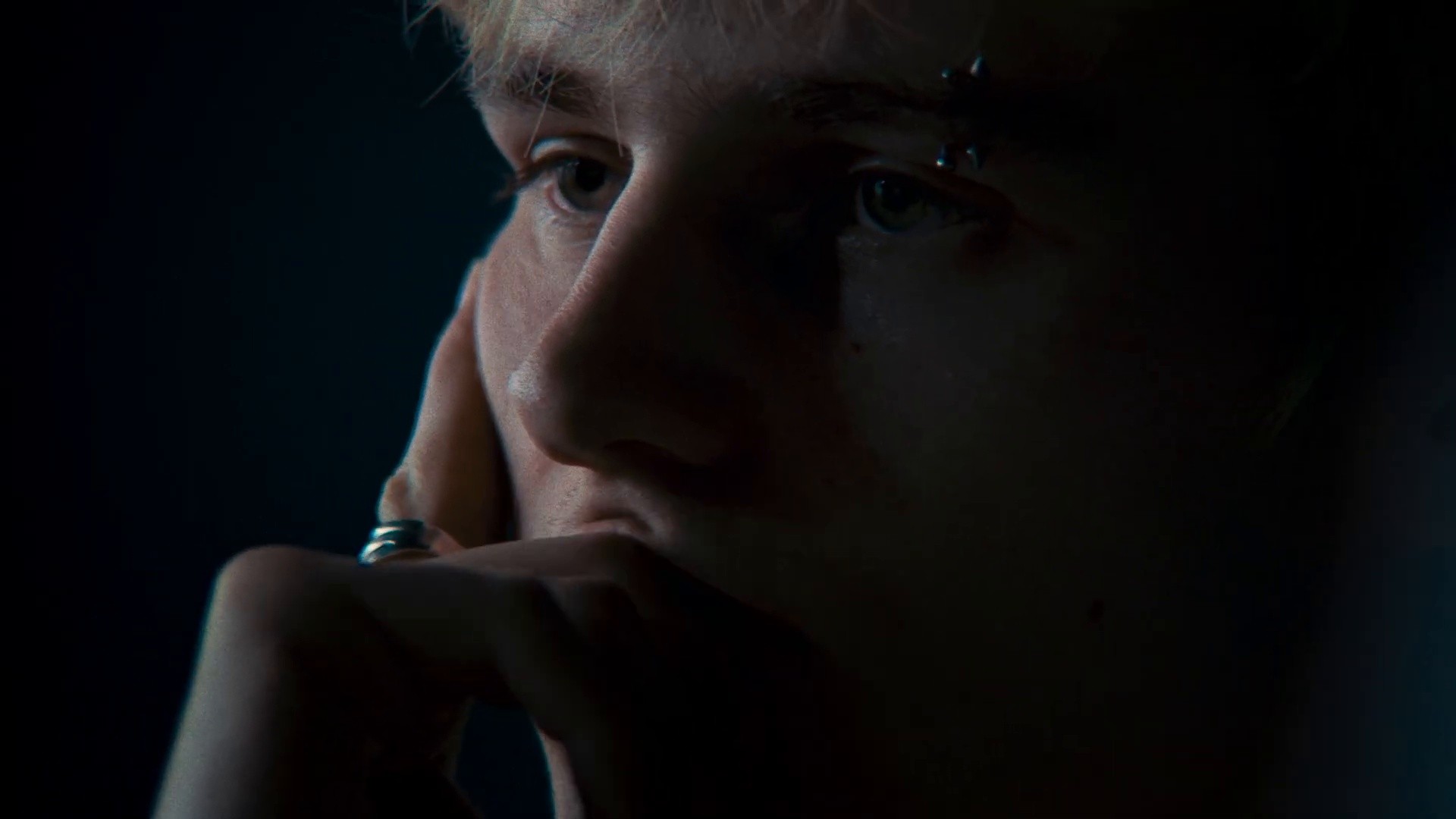 Giving Up Air (2025) —  shot,  lighting