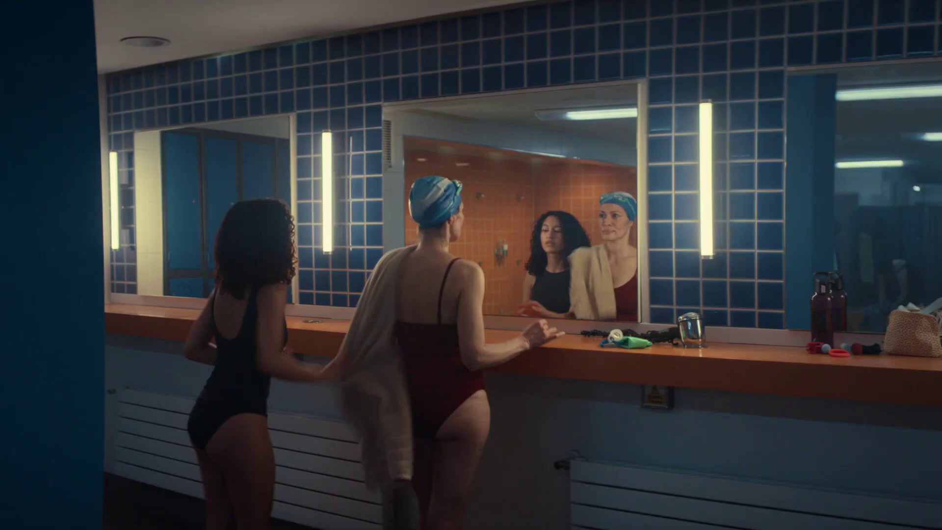 TENA Gemeinsam durch die Wechseljahre - Langversion (2024) —  shot,  lighting