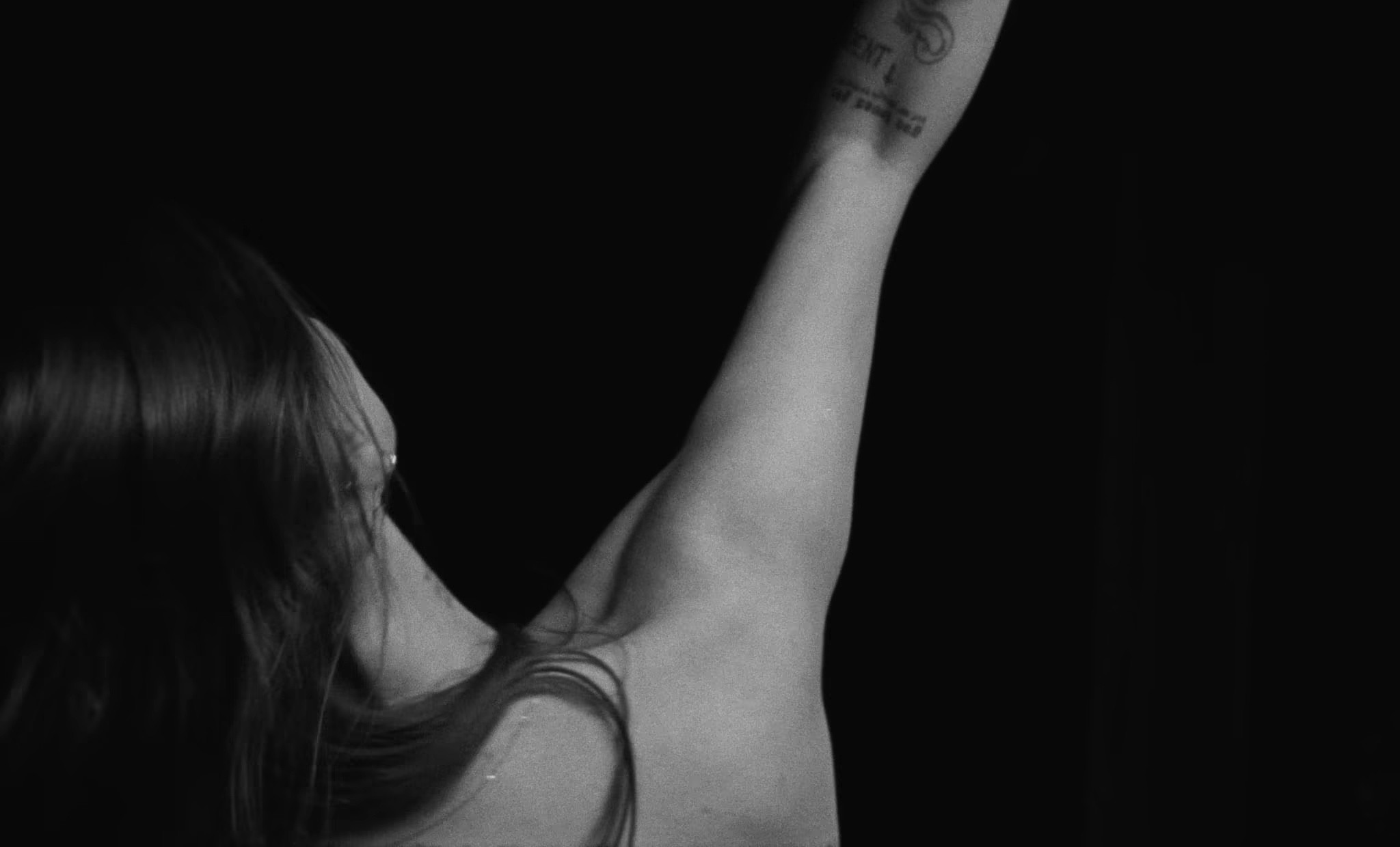 Vacillator (2025) —  shot,  lighting