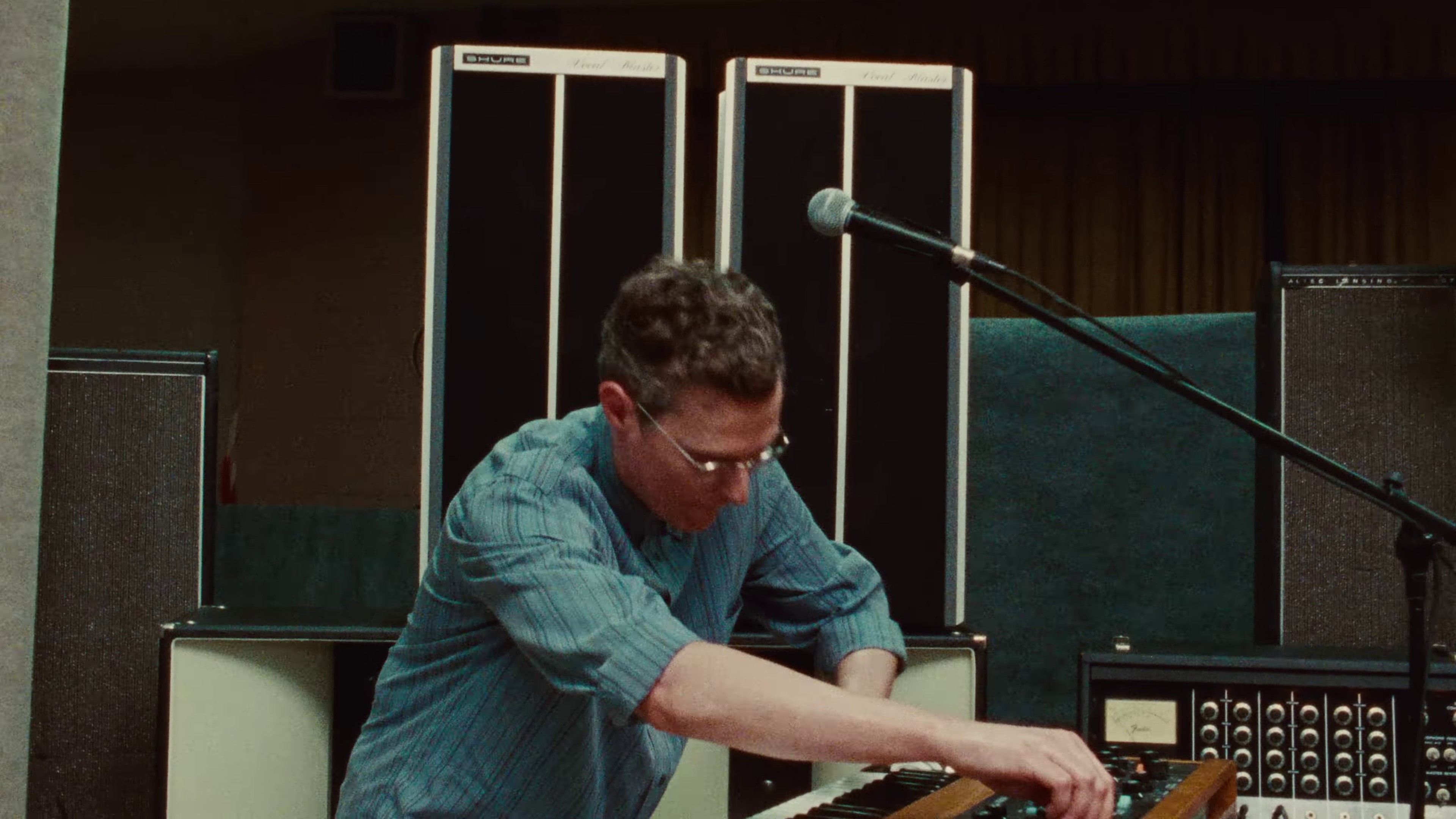 Modern Girl (2023) —  shot,  lighting