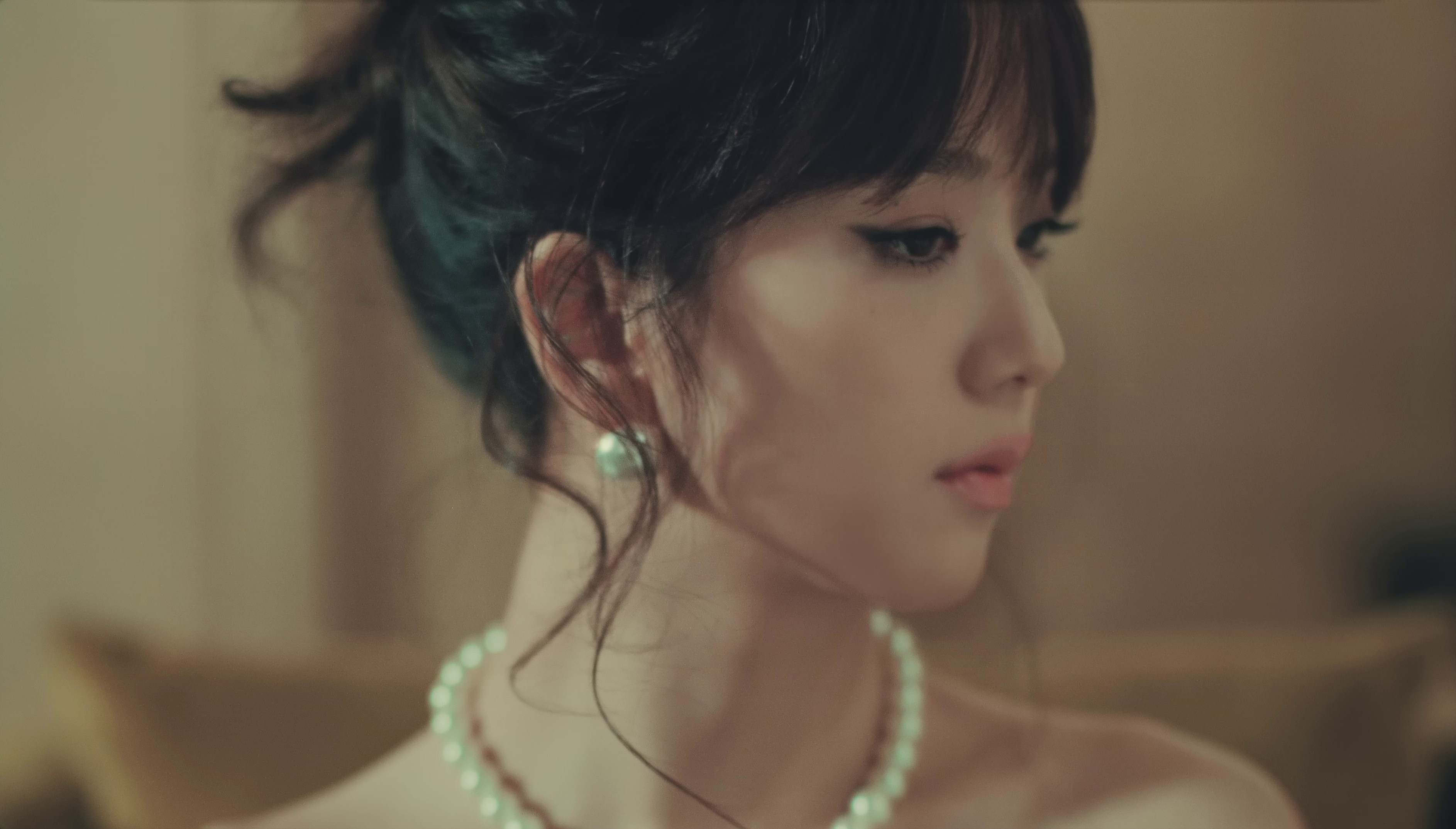 꽃(FLOWER) (2023) —  shot,  lighting