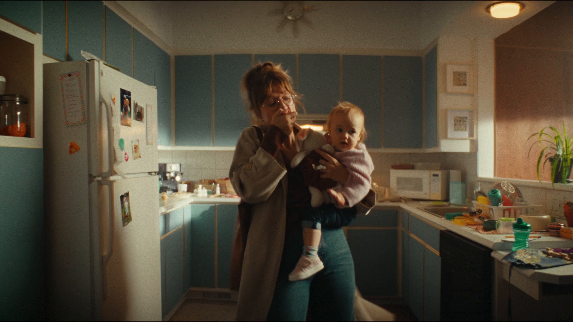 Aliments du Québec - Bye bye 2023 (2024) —  shot,  lighting