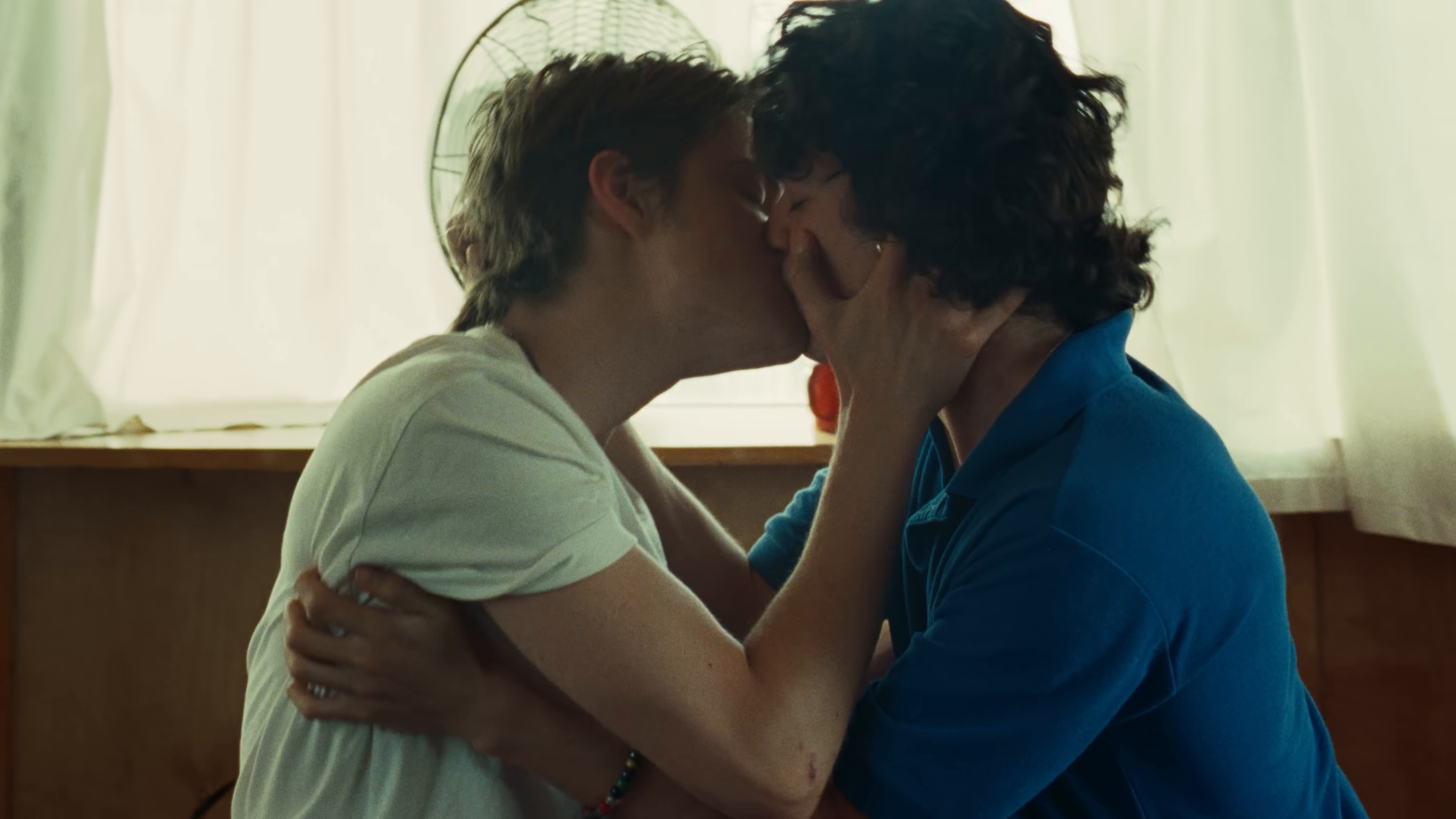 Caramel  (2025) —  shot,  lighting