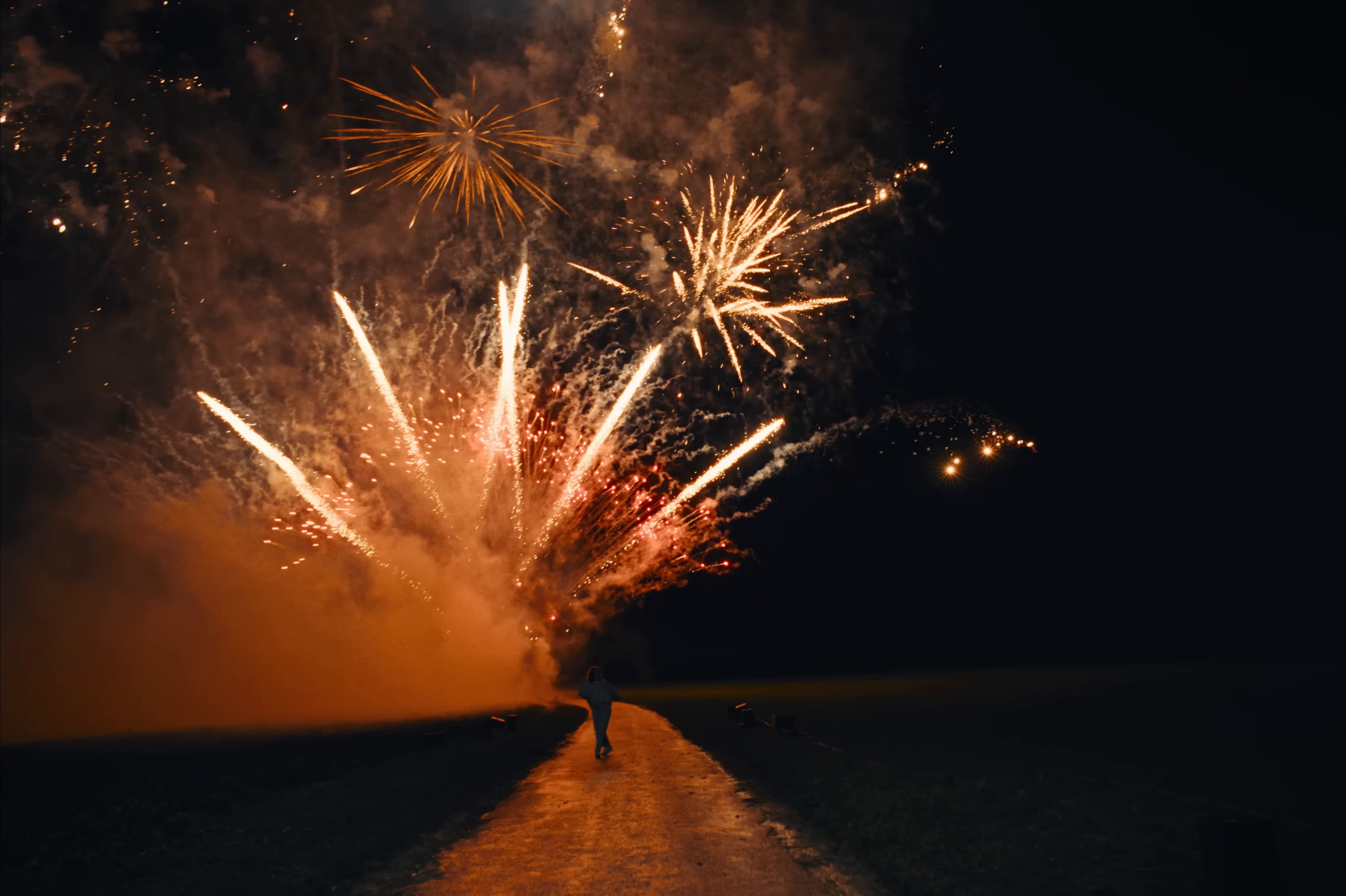 Multicolore (2024) —  shot,  lighting