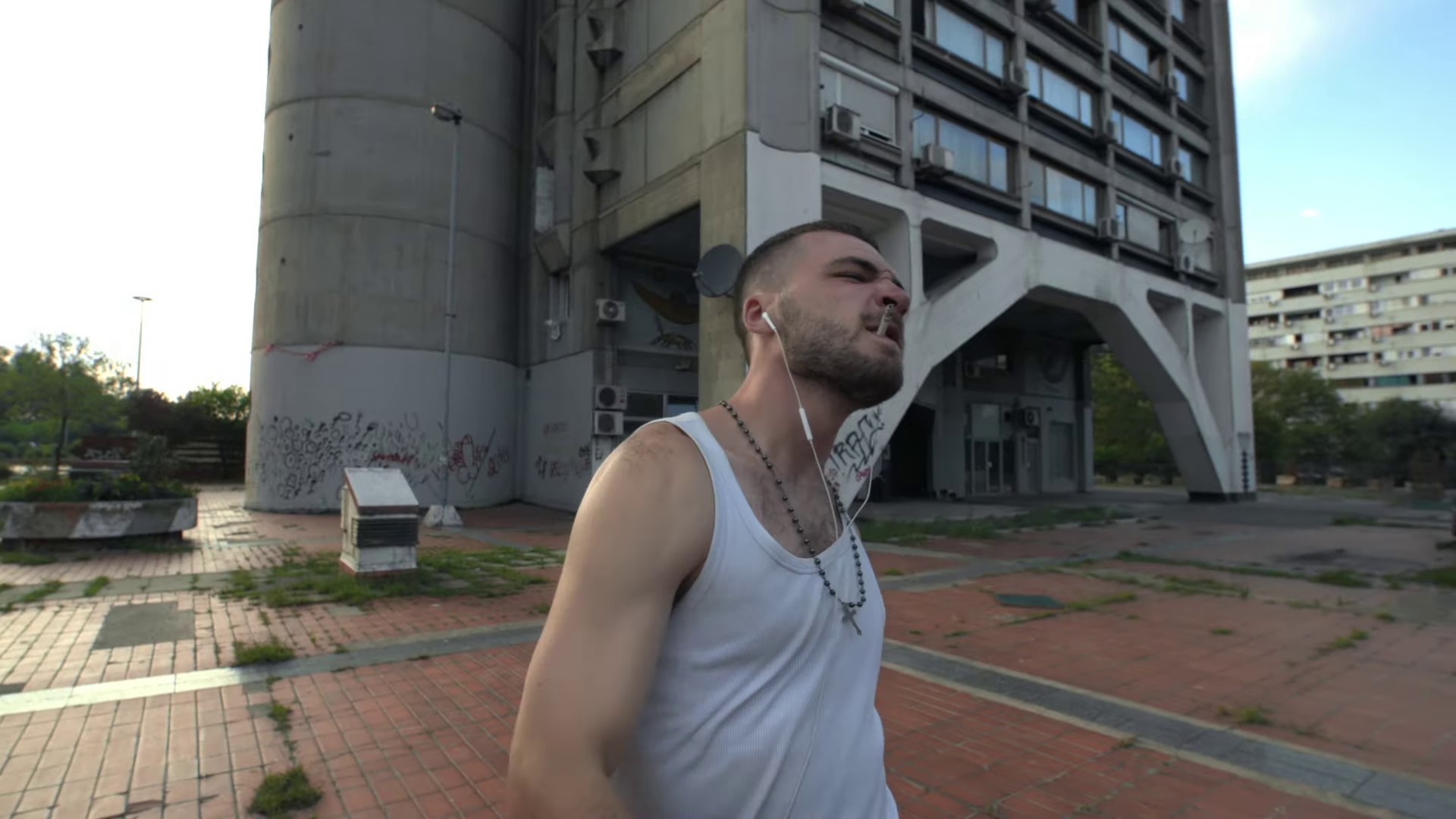 Papier cigarette (2023) —  shot,  lighting