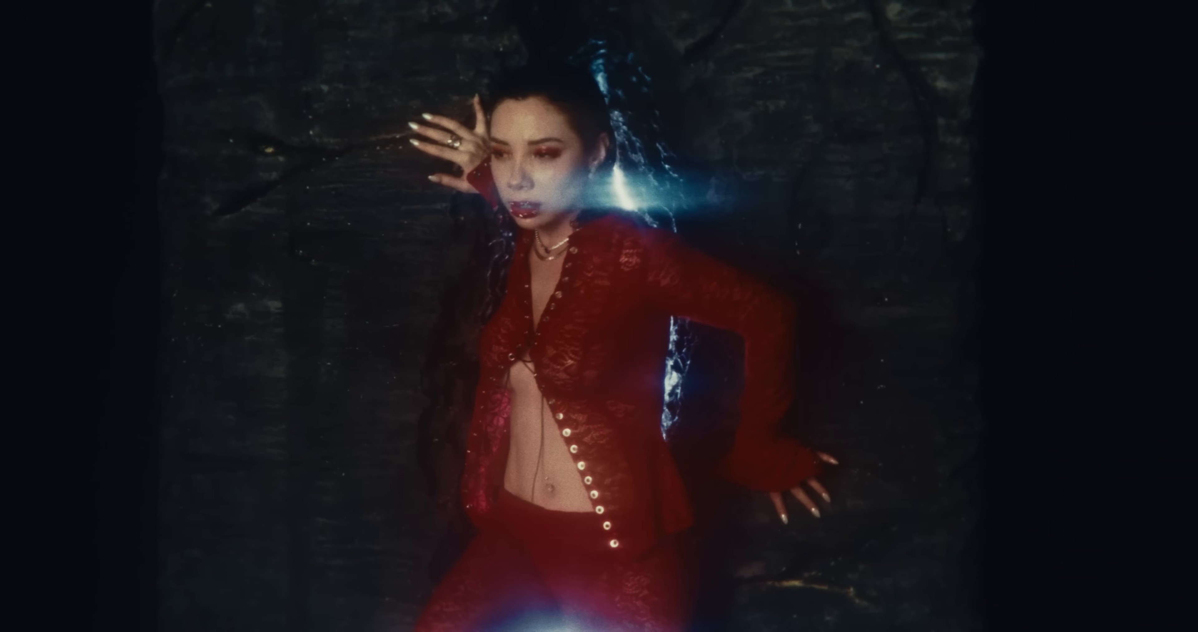 Alma Rota (2025) —  shot,  lighting