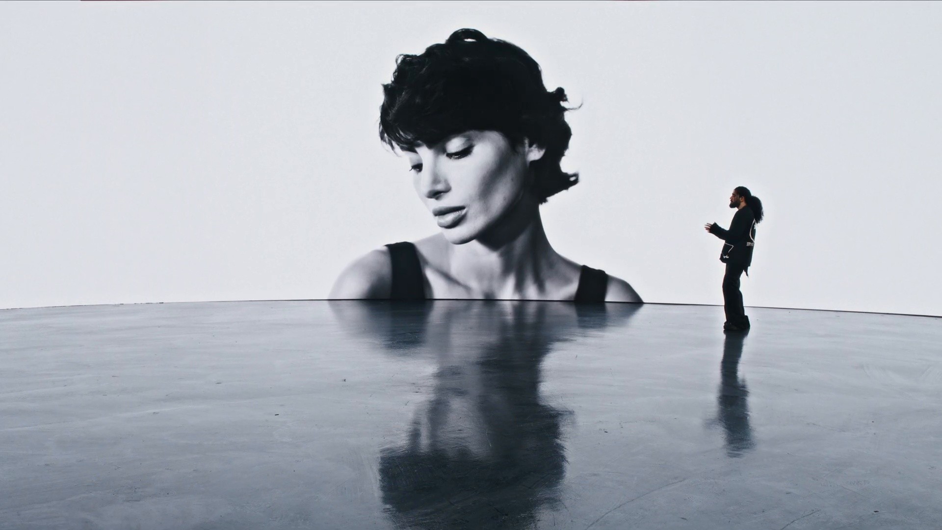 Sexting (2025) —  shot,  lighting