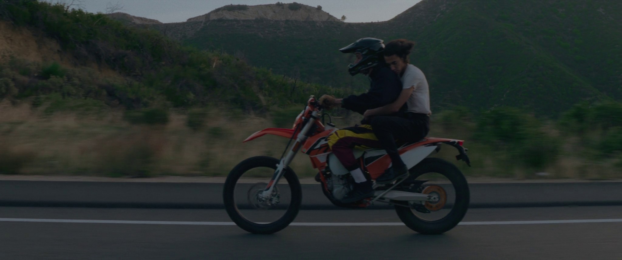 2am (2019) —  shot,  lighting