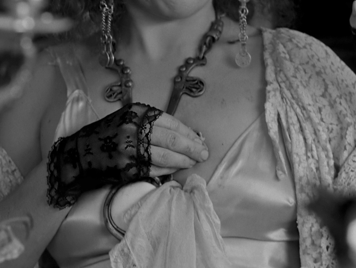 Singapore Sling (1990) —  shot,  lighting