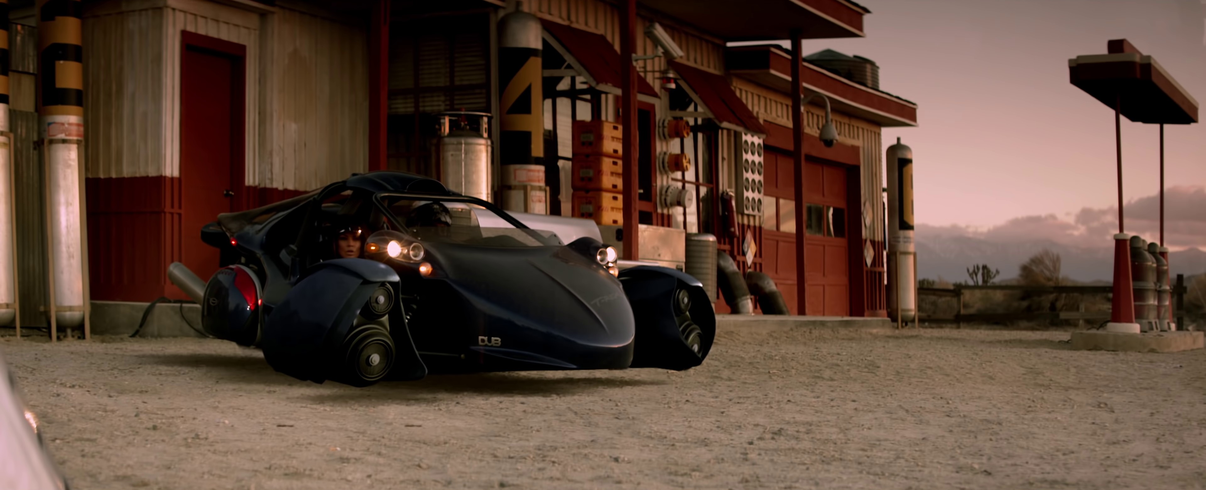 Imma Be (2010) —  shot,  lighting