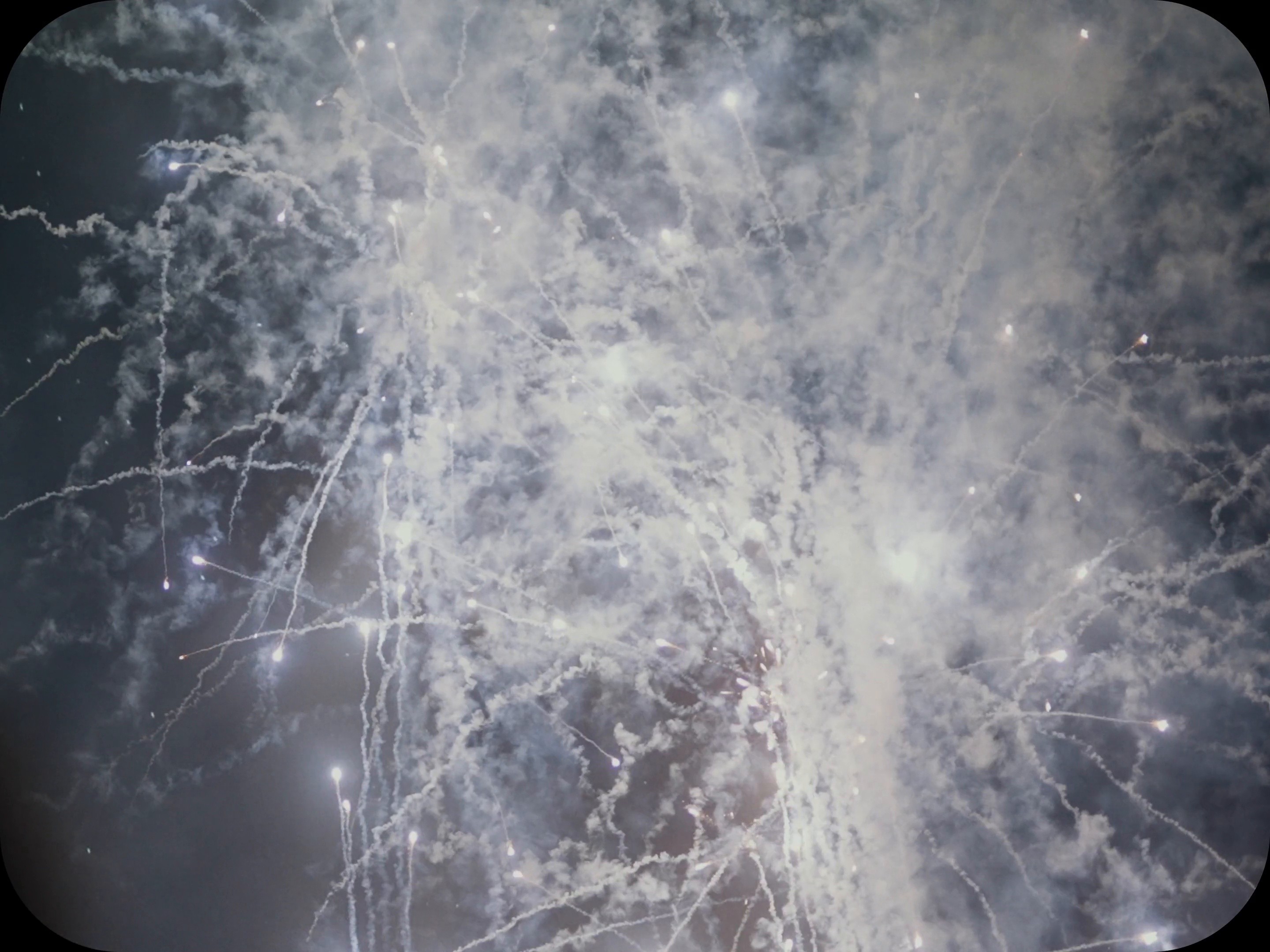 Trianguló de amor bizarro (2025) —  shot,  lighting