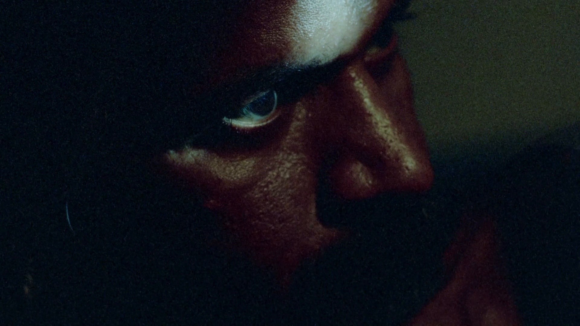 Kali Salwaar (2002) —  shot,  lighting