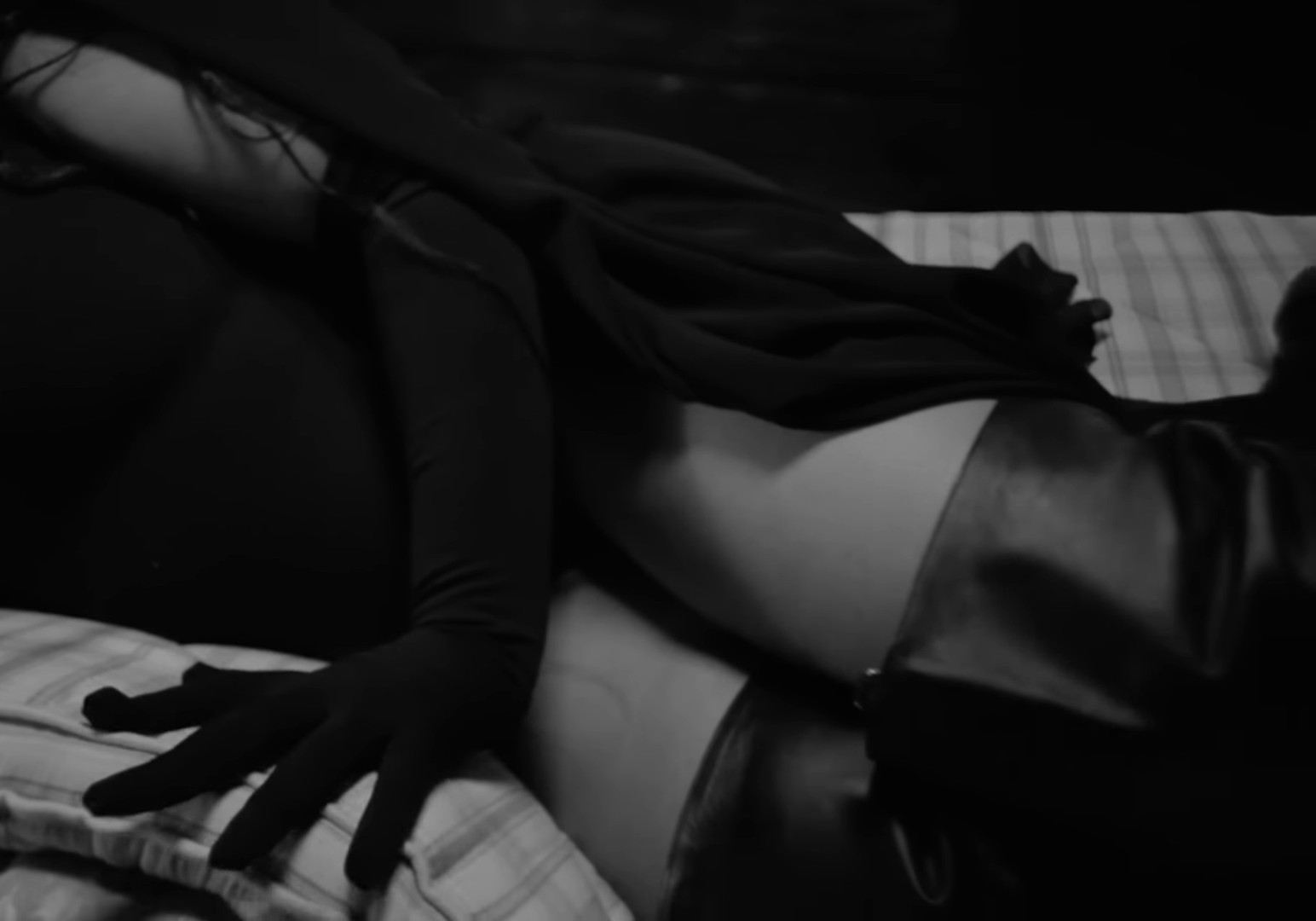 Shlut  (2022) —  shot,  lighting