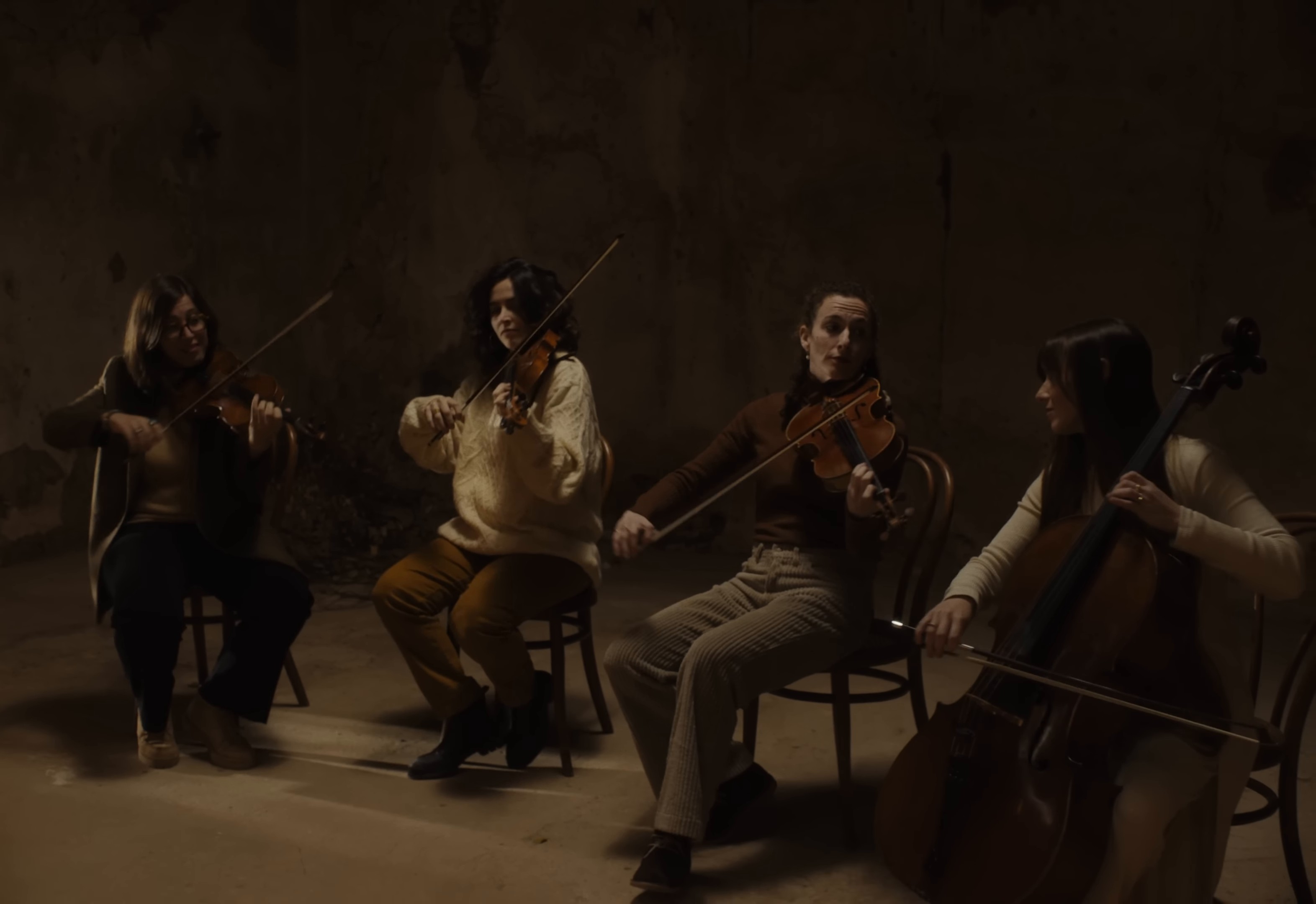 Por qué Será (2024) —  shot,  lighting