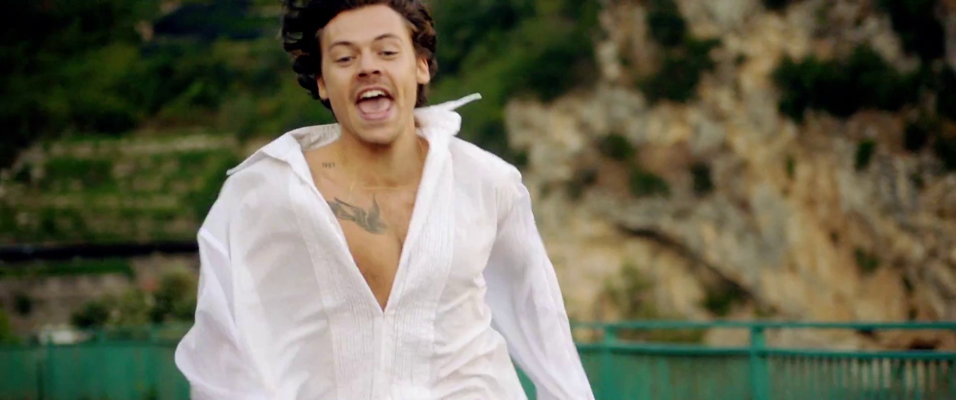 Golden (2020) —  shot,  lighting