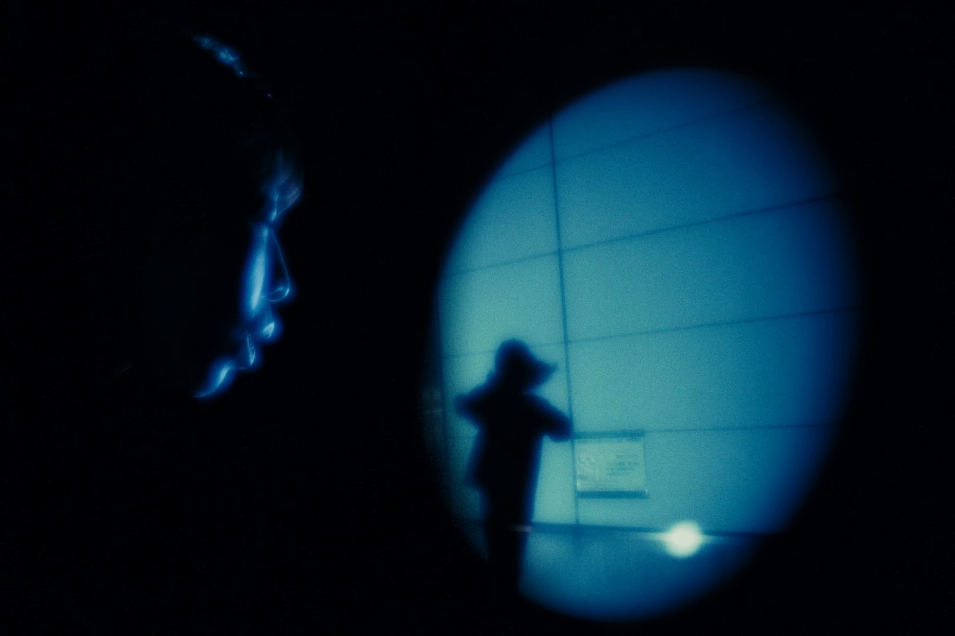 The Blue of déjà vu (2025) —  shot,  lighting