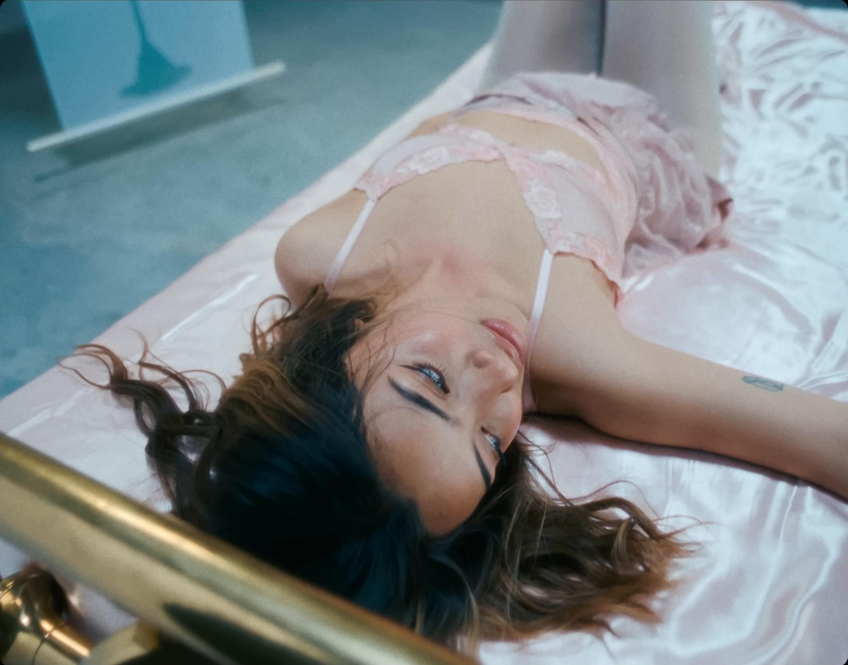 Mi Piel (2025) —  shot,  lighting