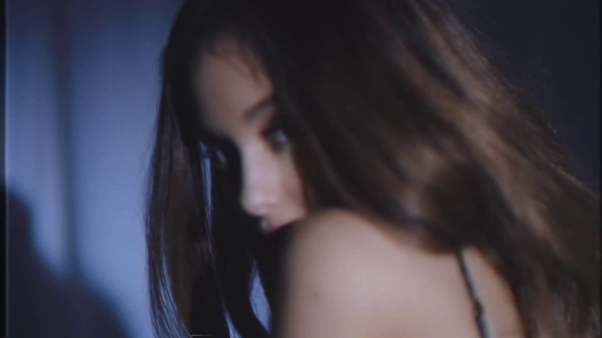 Dangerous Woman (2013) —  shot,  lighting