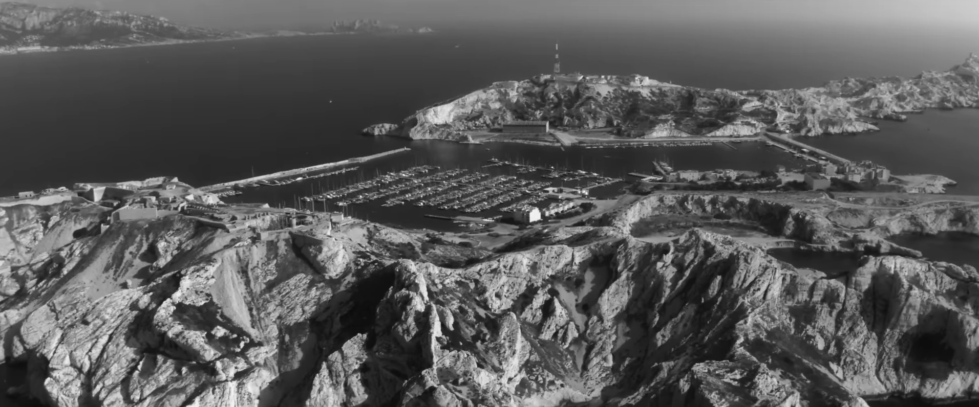 Macarena  (2017) —  shot,  lighting