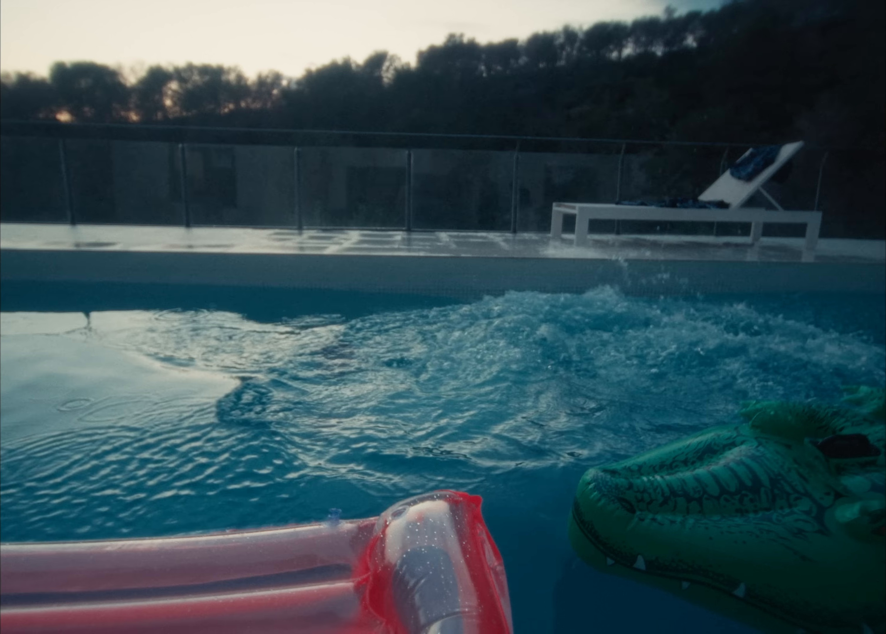 Un peu d'amour (2024) —  shot,  lighting