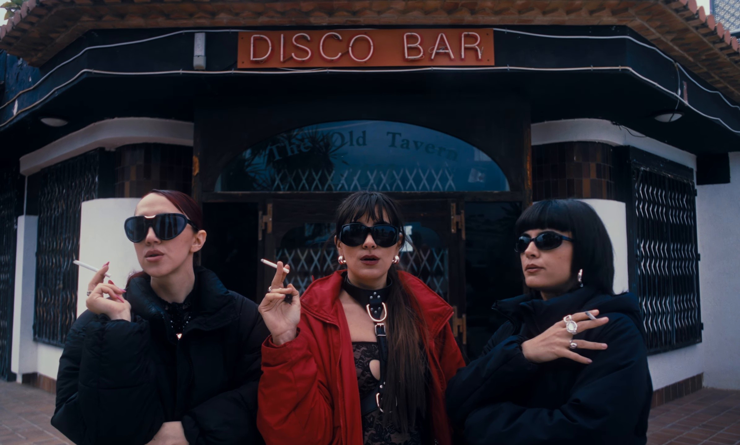 PATRONA  (2025) —  shot,  lighting