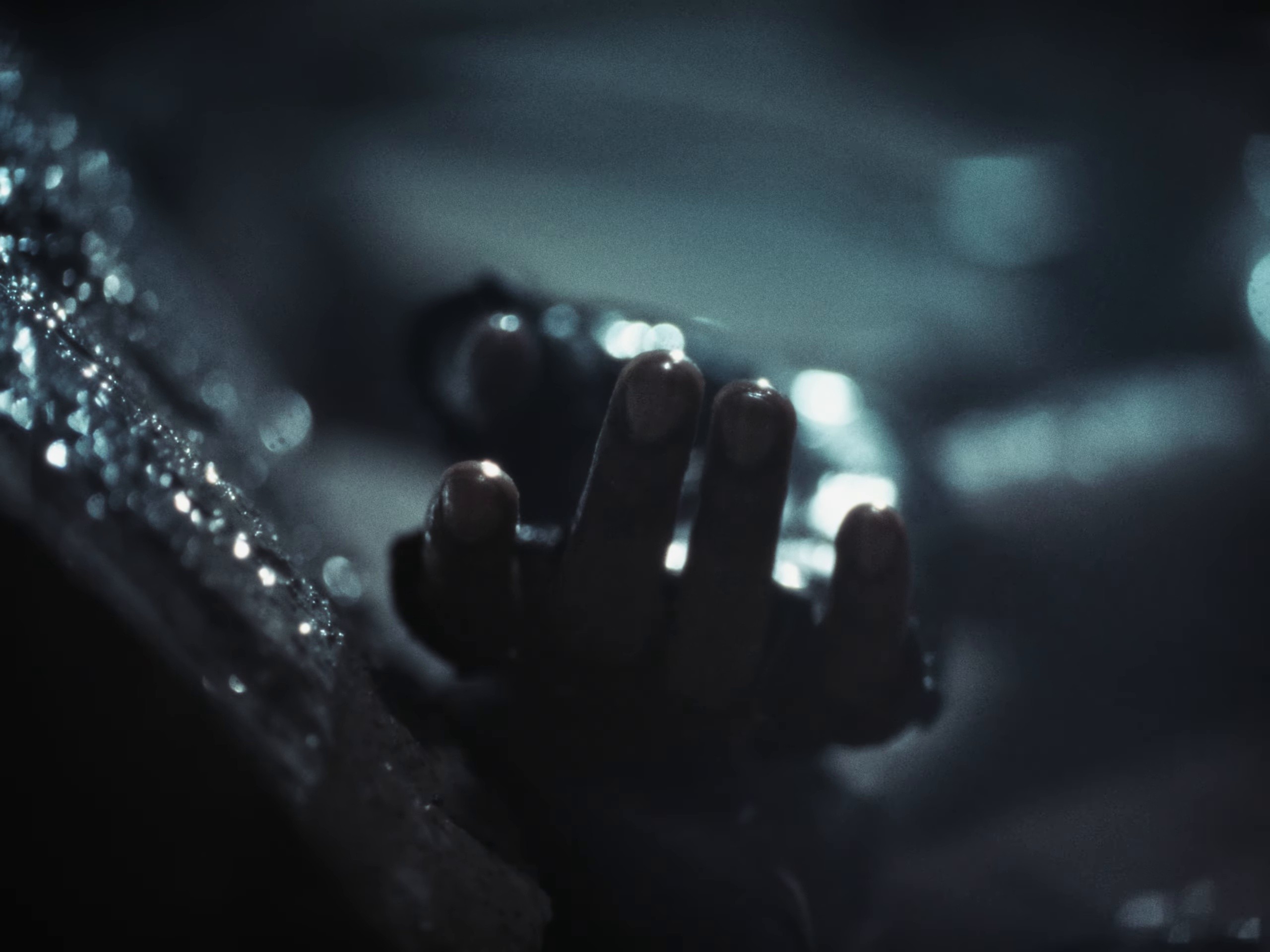 Plus Rien (2025) —  shot,  lighting