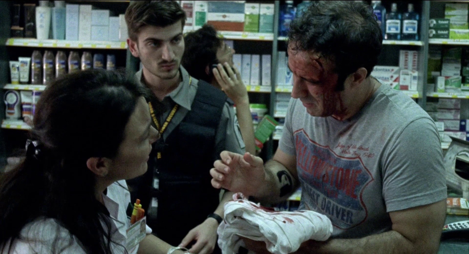 Everybody in Our Family (2013) —  shot,  lighting