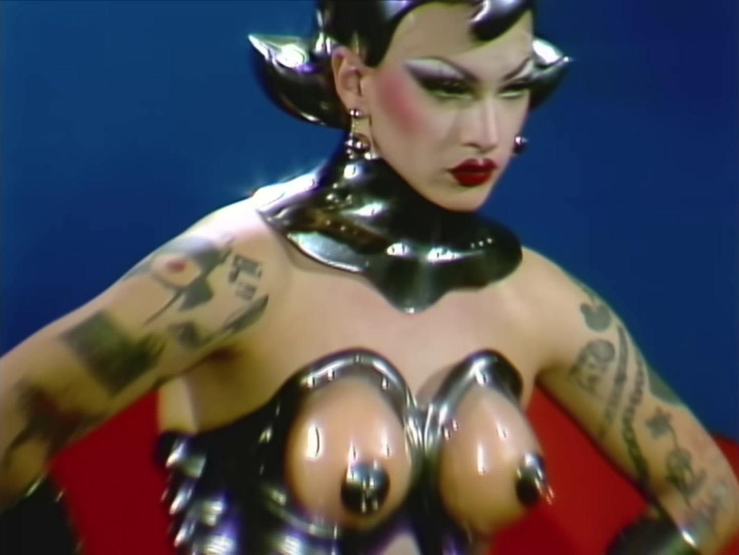 MISTRESS VIOLET (2021) —  shot,  lighting