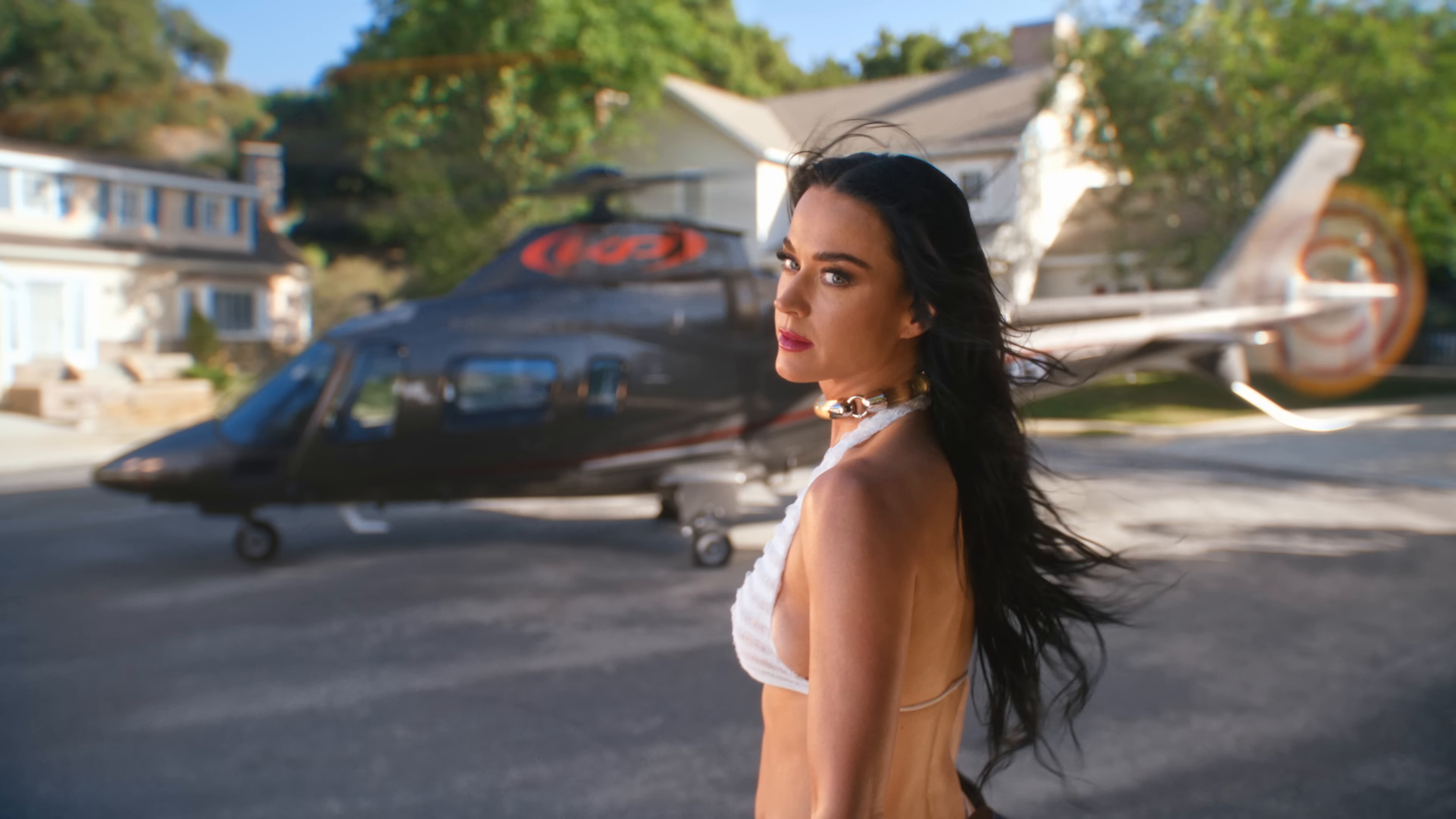 WOMAN’S WORLD (2024) —  shot,  lighting