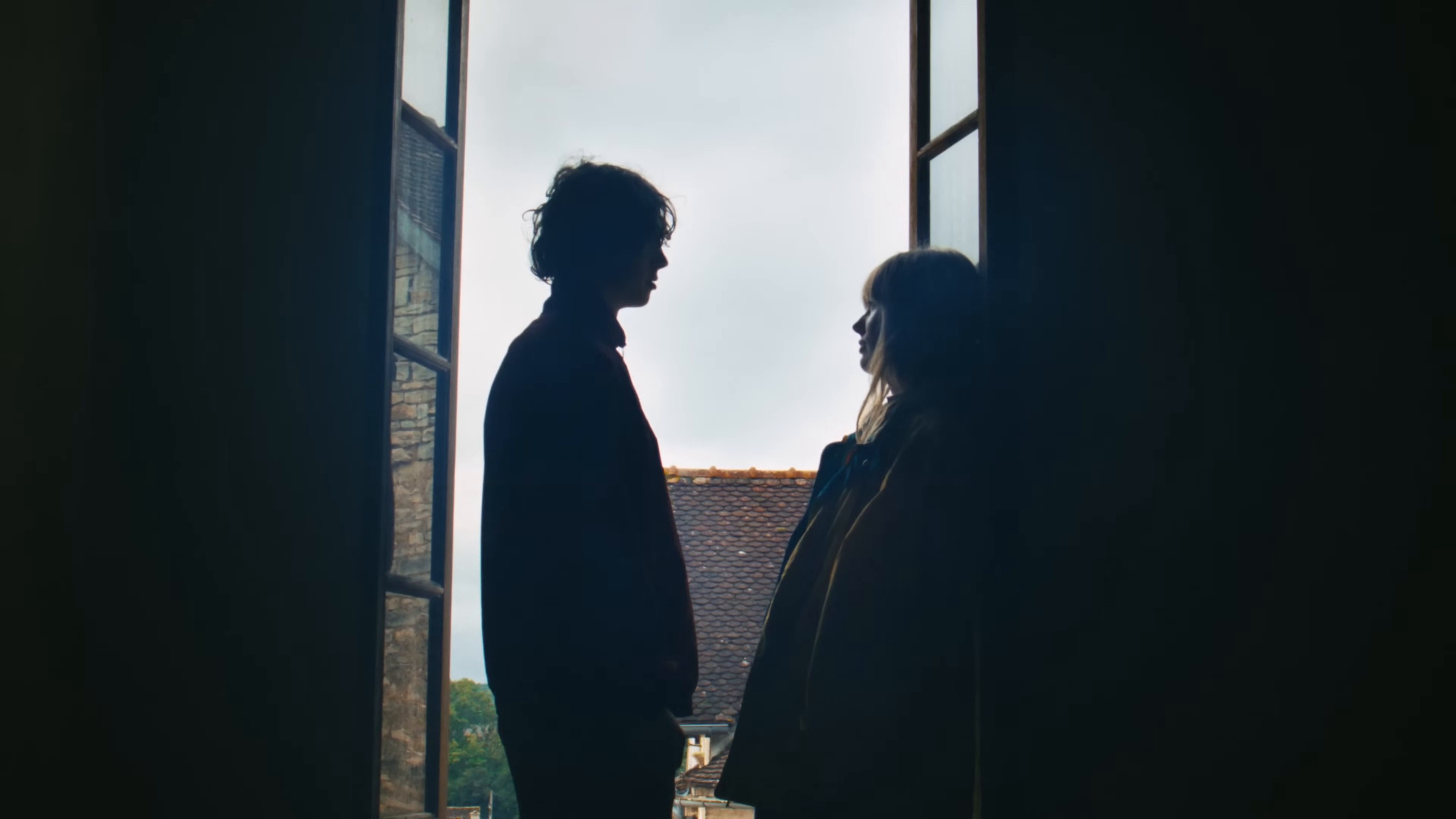 Cette chanson sur laquelle tu danses (2025) —  shot,  lighting