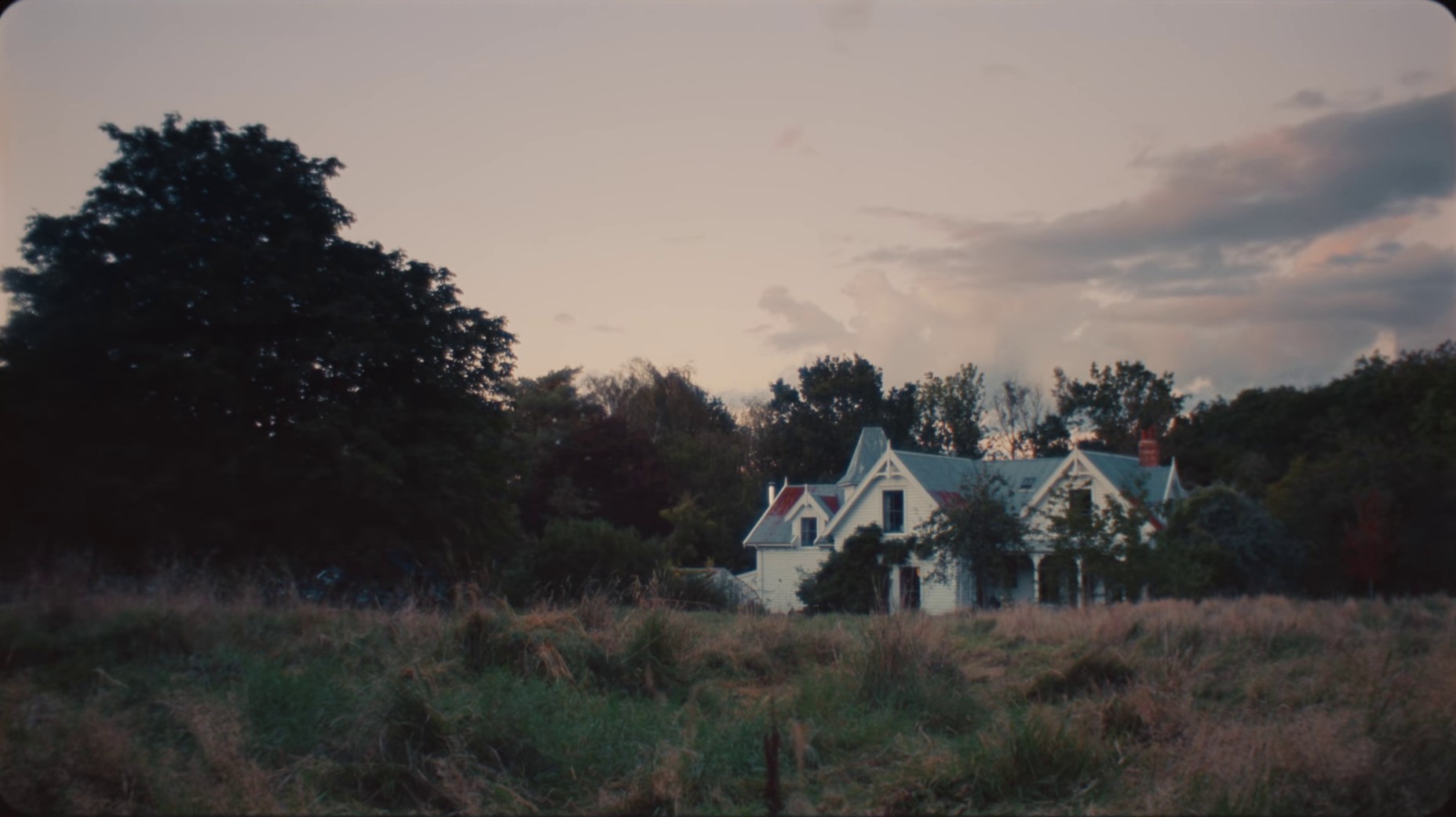 I Love You, I Hate You (2021) —  shot,  lighting