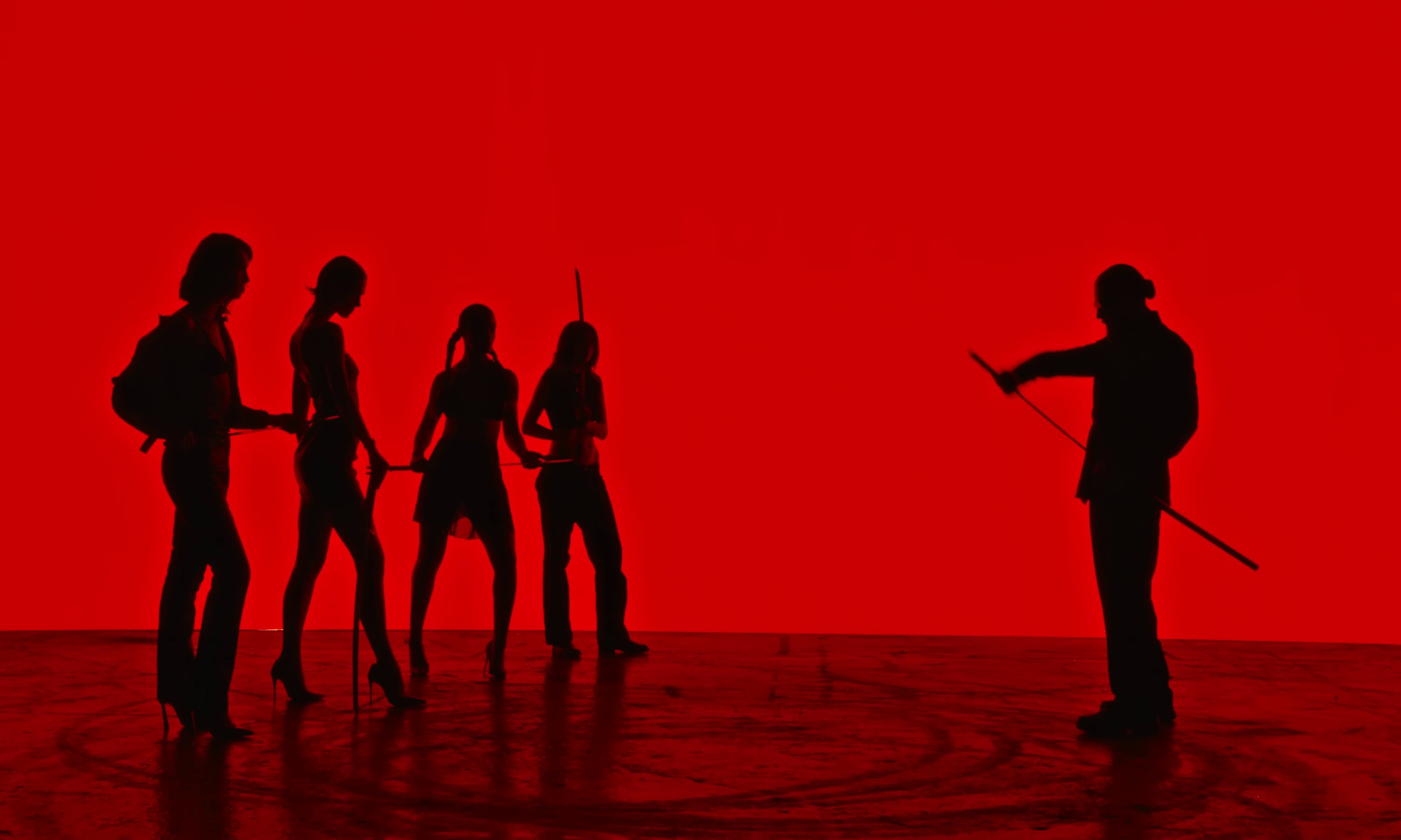 Extendo  (2023) —  shot,  lighting