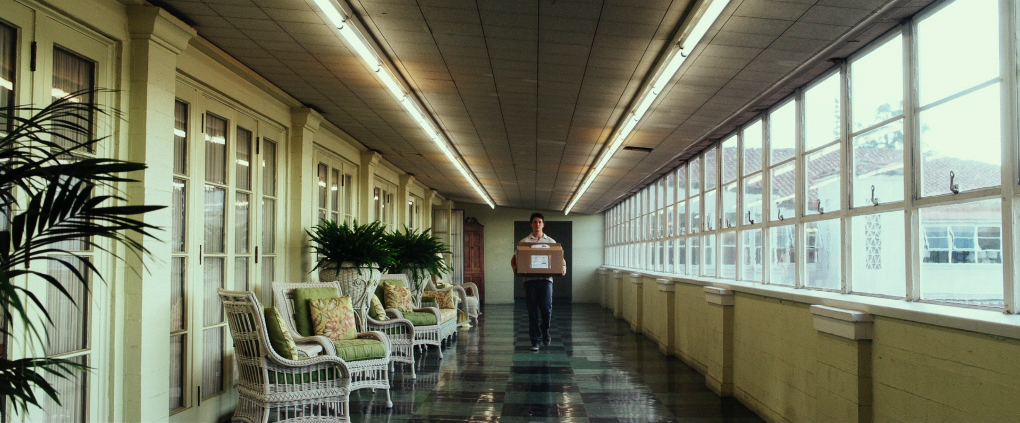 War Dogs (2016) —  shot,  lighting