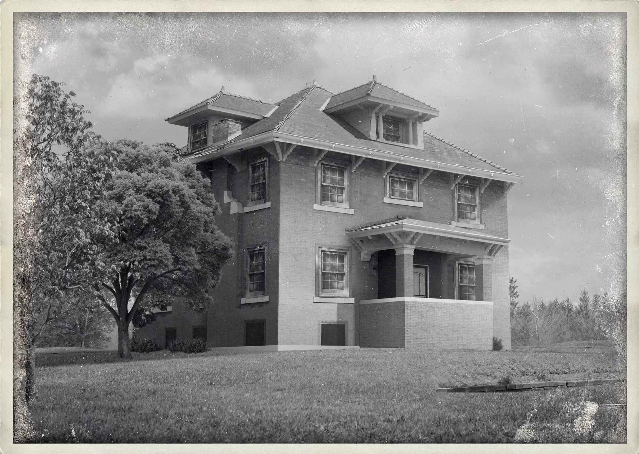 Sarah's Oil (2025) —  shot,  lighting