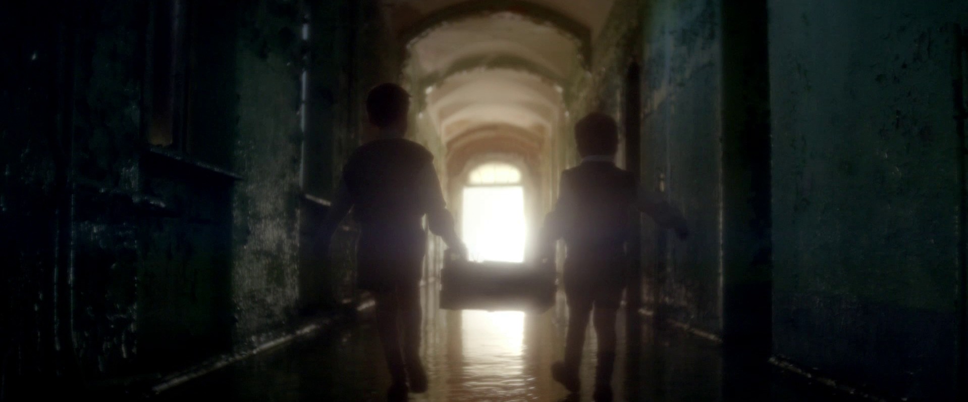 Men & Chicken (2015) —  shot,  lighting