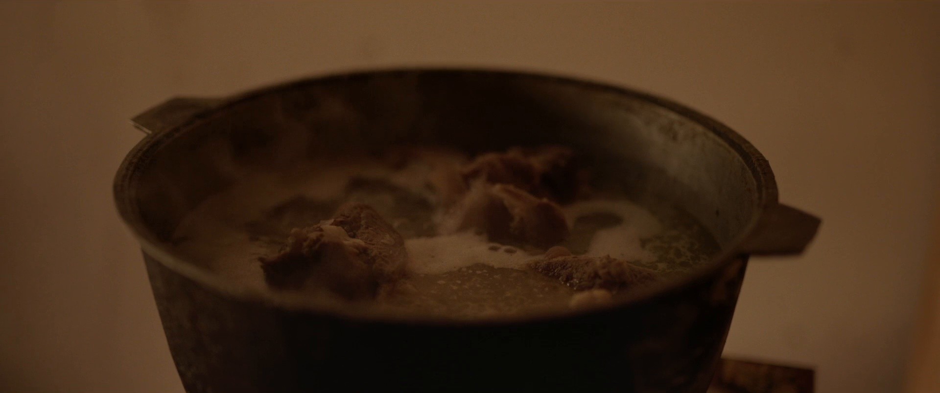 Zere (2022) —  shot,  lighting