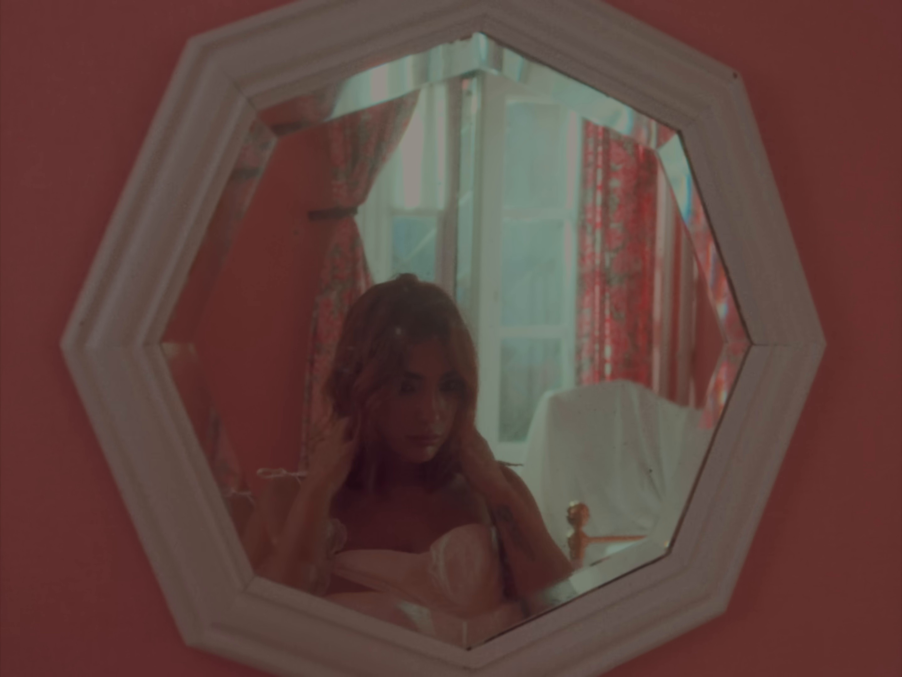 Palmas Y Desamores (2024) —  shot,  lighting