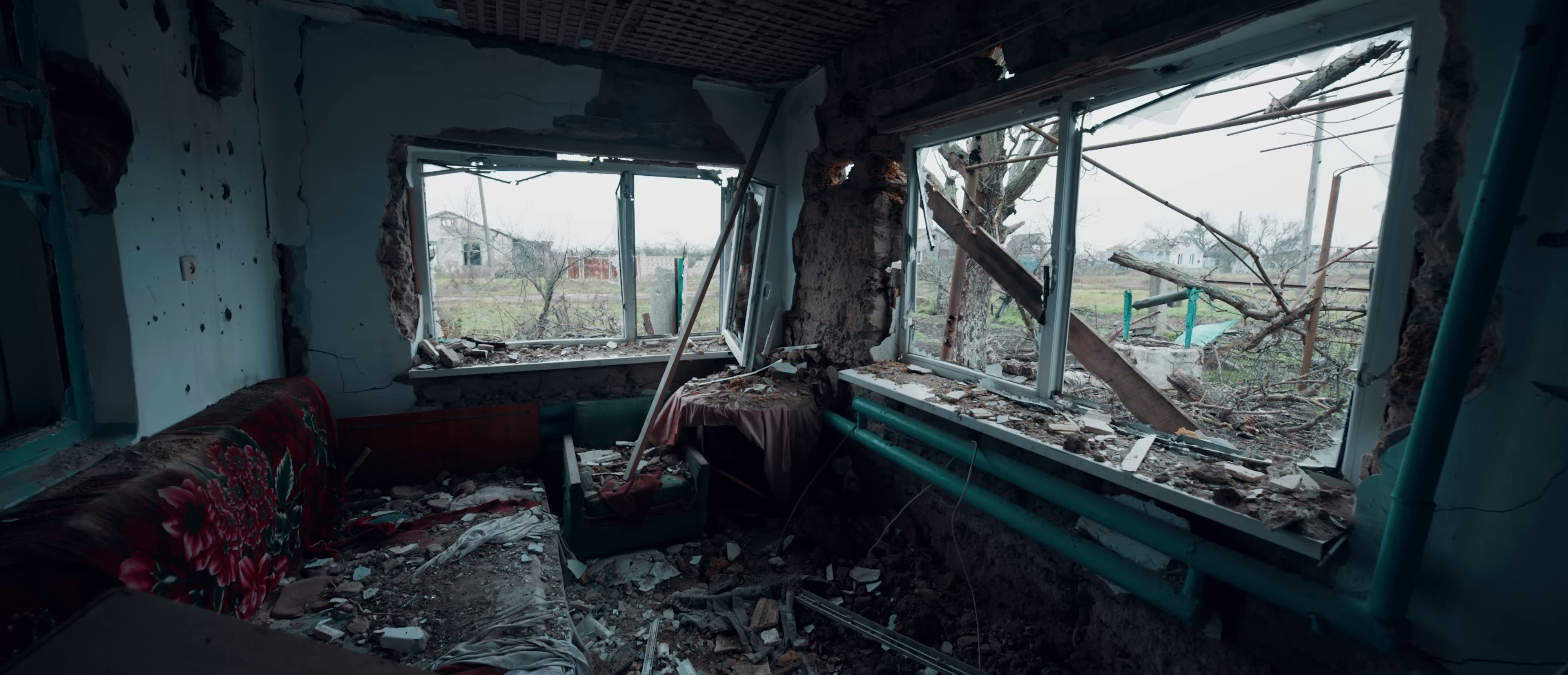 Crushed (2023) —  shot,  lighting