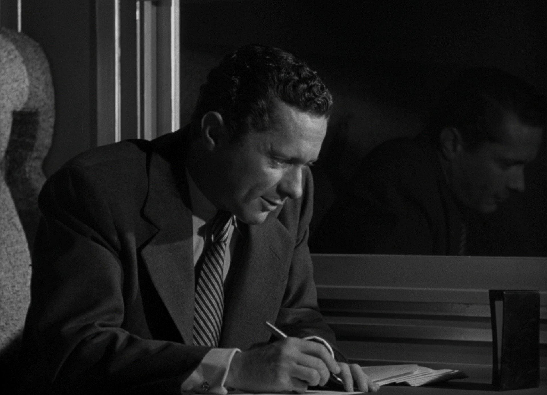 T-Men (1947) —  shot,  lighting