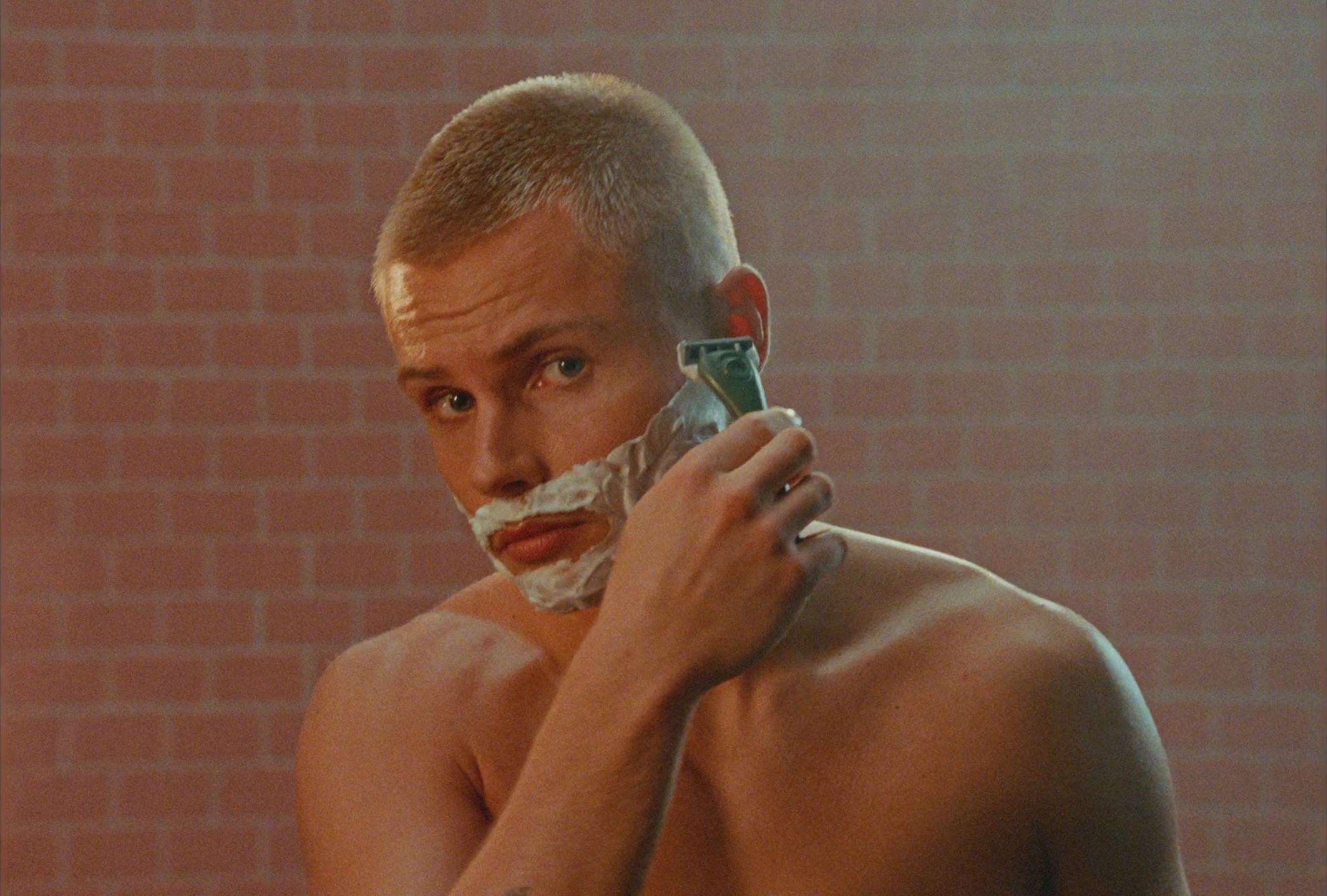 ESTRID "Very Lagom Razor" (2024) —  shot,  lighting