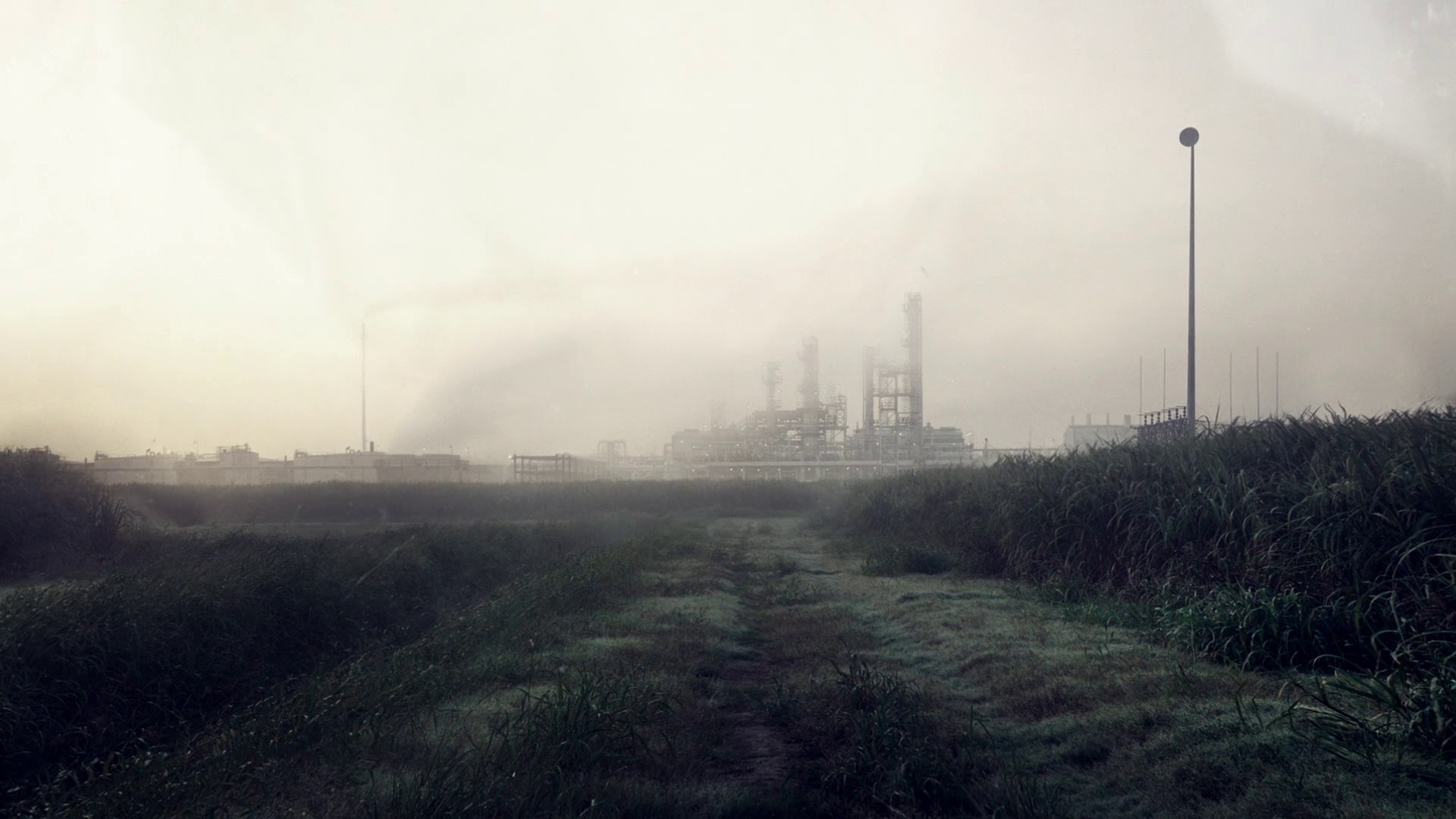 The Long Bright Dark (2014) —  shot,  lighting